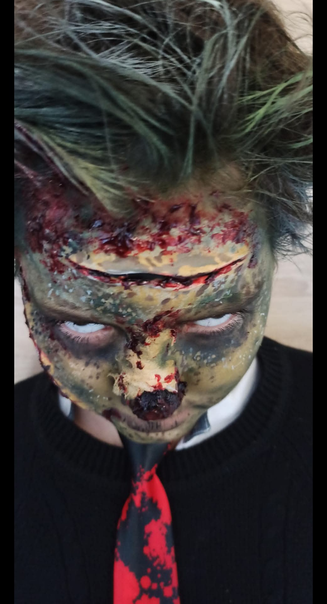 Фото грим,шрам,поріз, спецефекти 