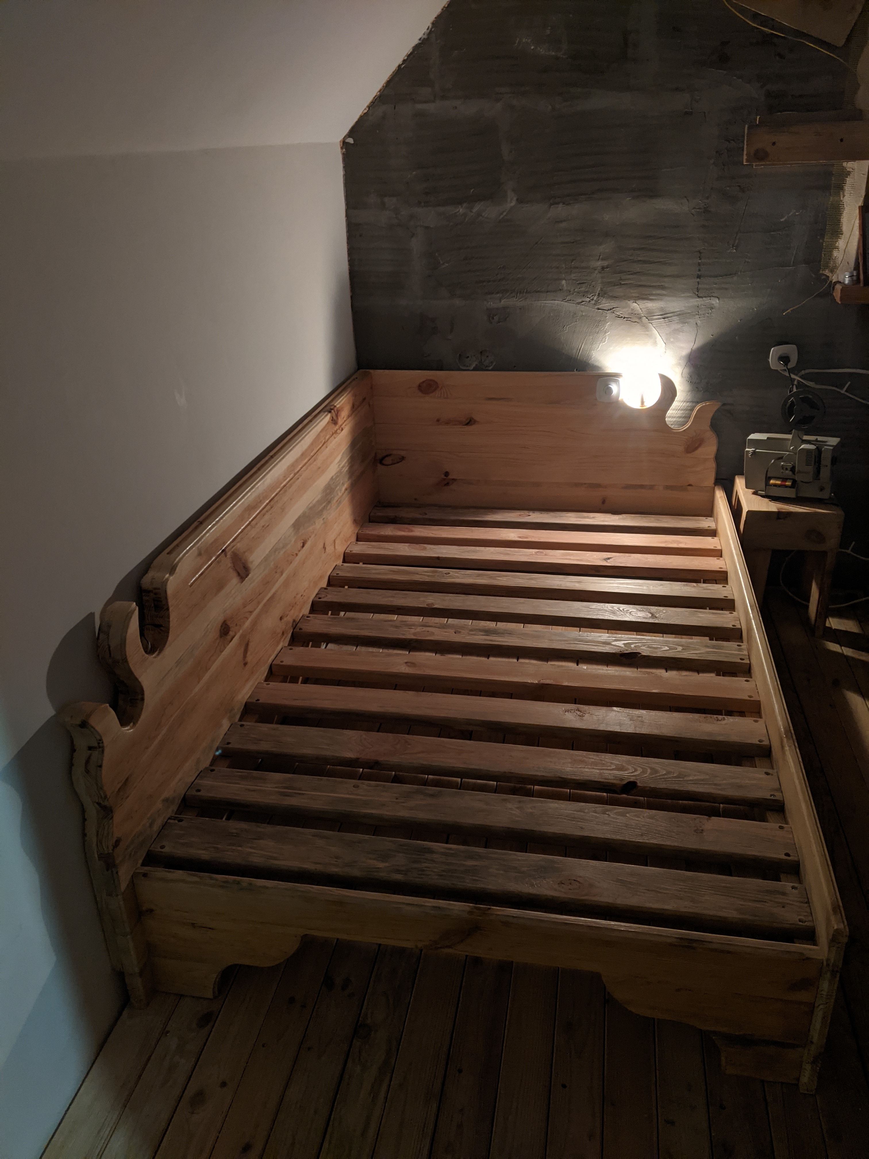 Фото Виготовлення меблів з натурального дерева (сосна)