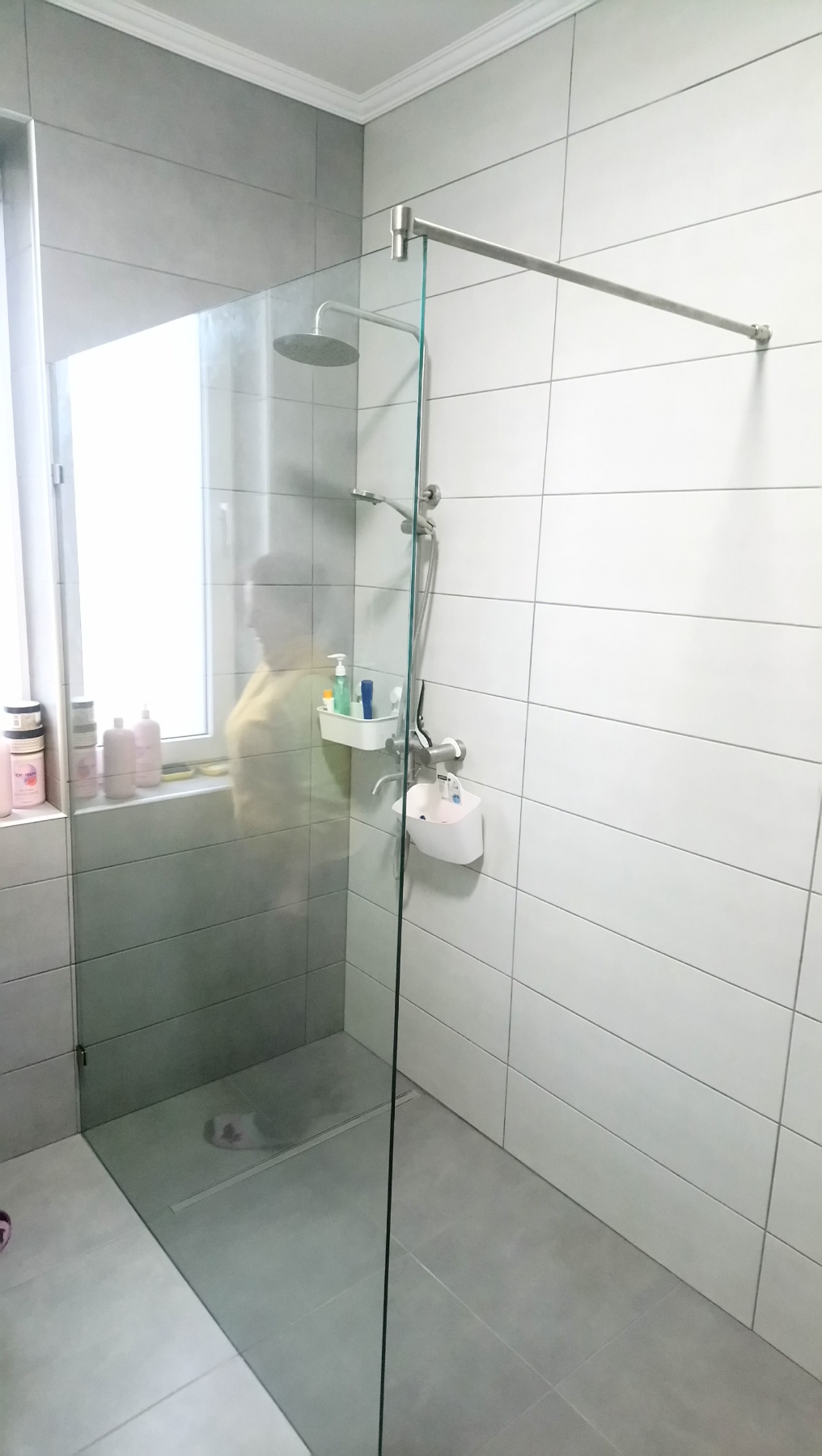 Фото Скління душових кабін, перегородок в душовій також можна скло встановити на ванну для вберігання від капель води мебель та інші оздоблення в ванній кімнат. і