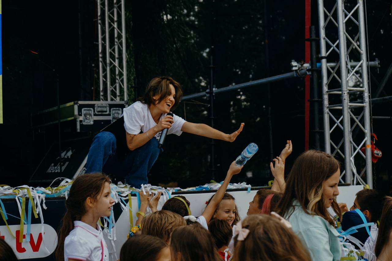 Фото TALI
Маю понад 4 роки досвіду в організації та веденні подій:
• Весілля
• Дні народження
• Тематичні вечори
• Випускні
• Квести для дорослих і дітей
Кожен захід — це унікальний сценарій, сучасний підхід і атмосфера, яку хочеться згадувати.
За запитом організовую свято “під ключ”: оформлення, сценарій, музика, візуальний супровід.
Працюю в Києві та області. Можливі виїзди в інші міста України.
