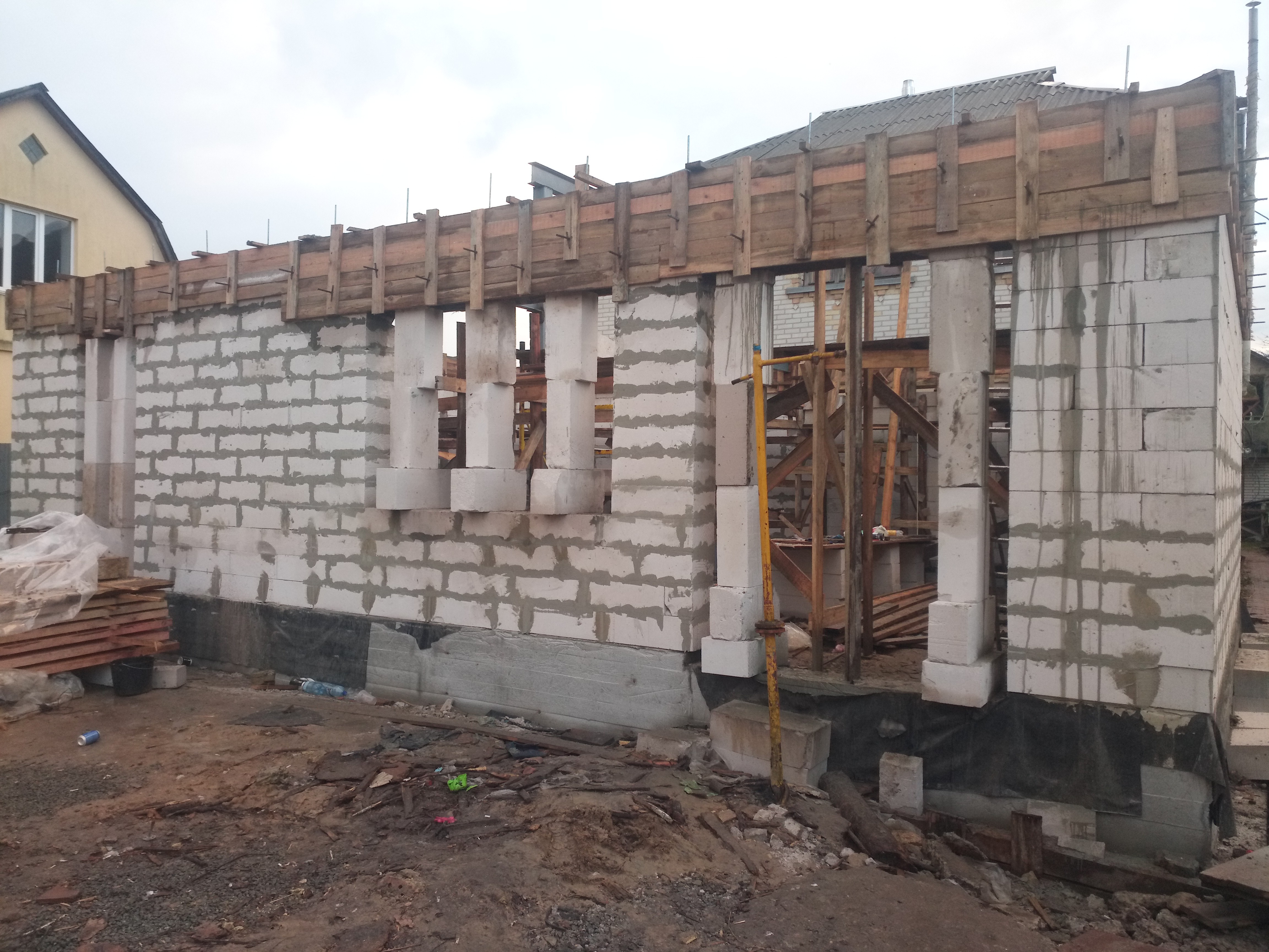 Фото Будівництво будинку з газоблоку 