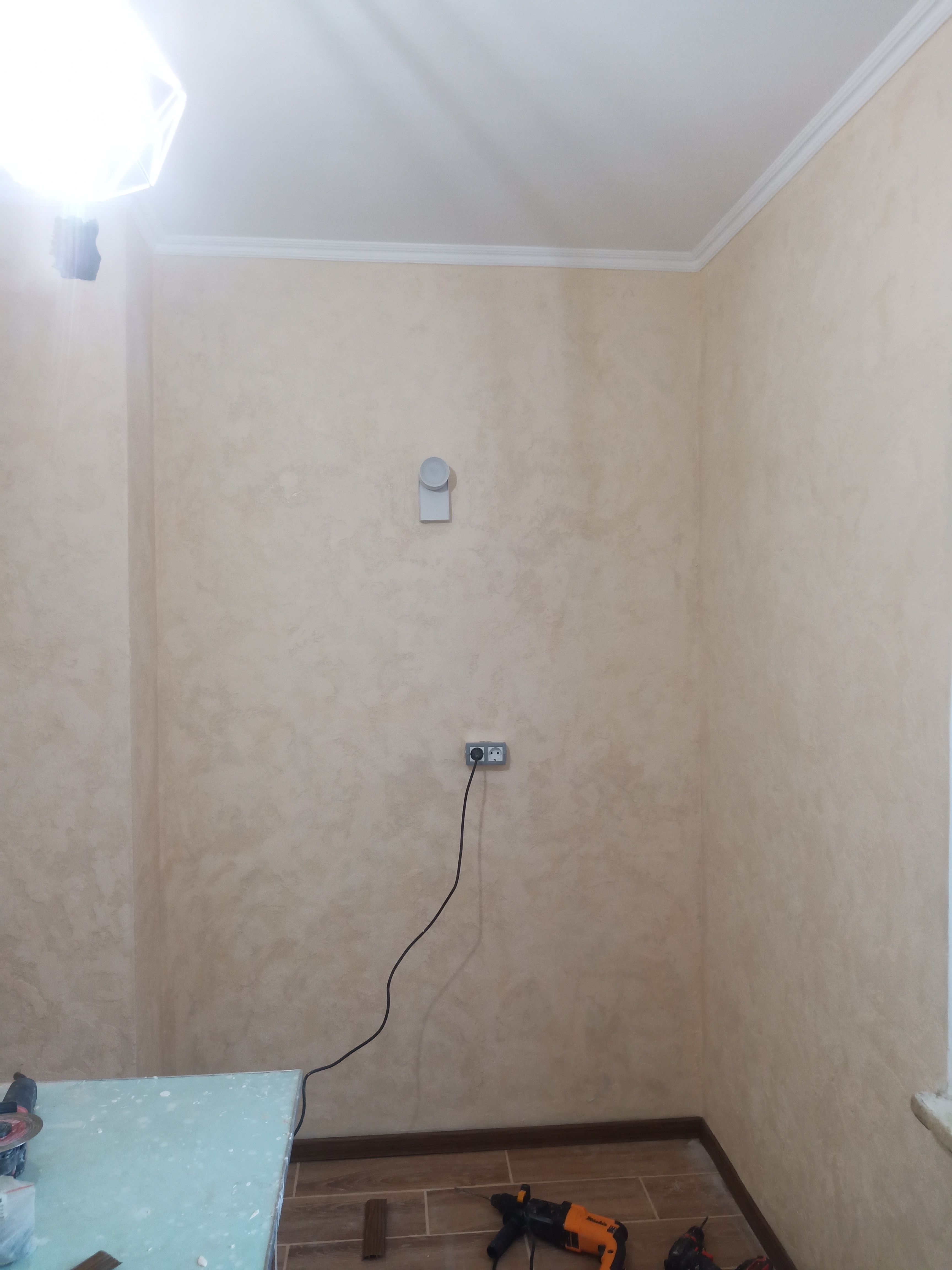 Фото Кухня робота з декором.Мармарiно