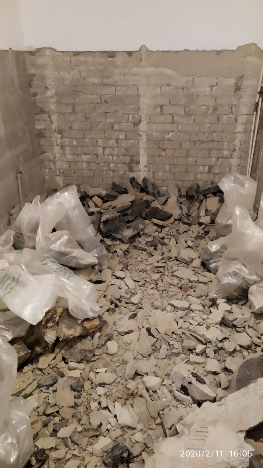 Фото Сняли штукатурку