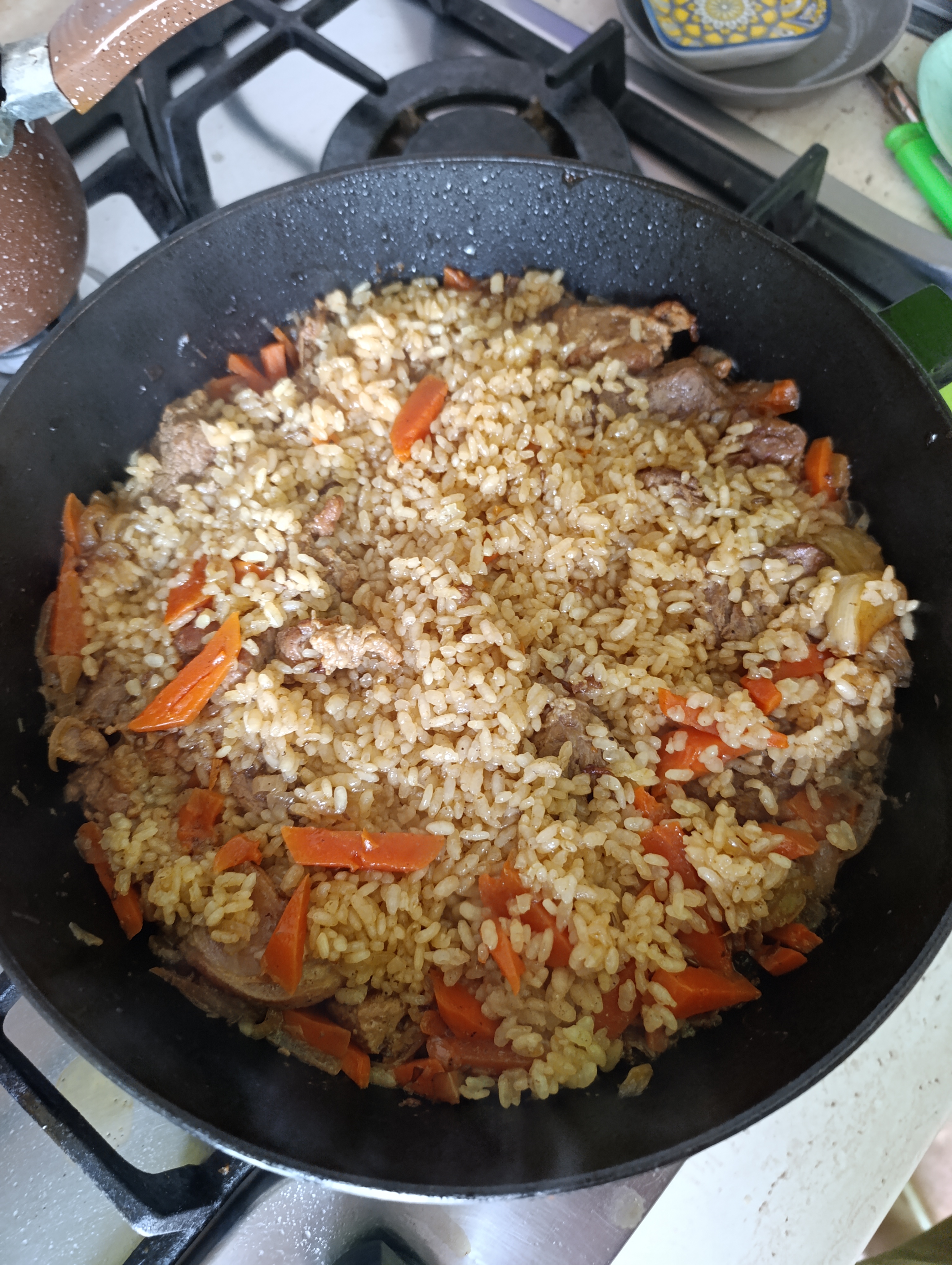 Фото вкуснейшие плов, может быть , курицей, говядиной, свининой или бараниной
