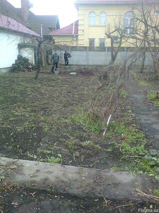 Фото Прорывание сорняков, Уборка мусора.