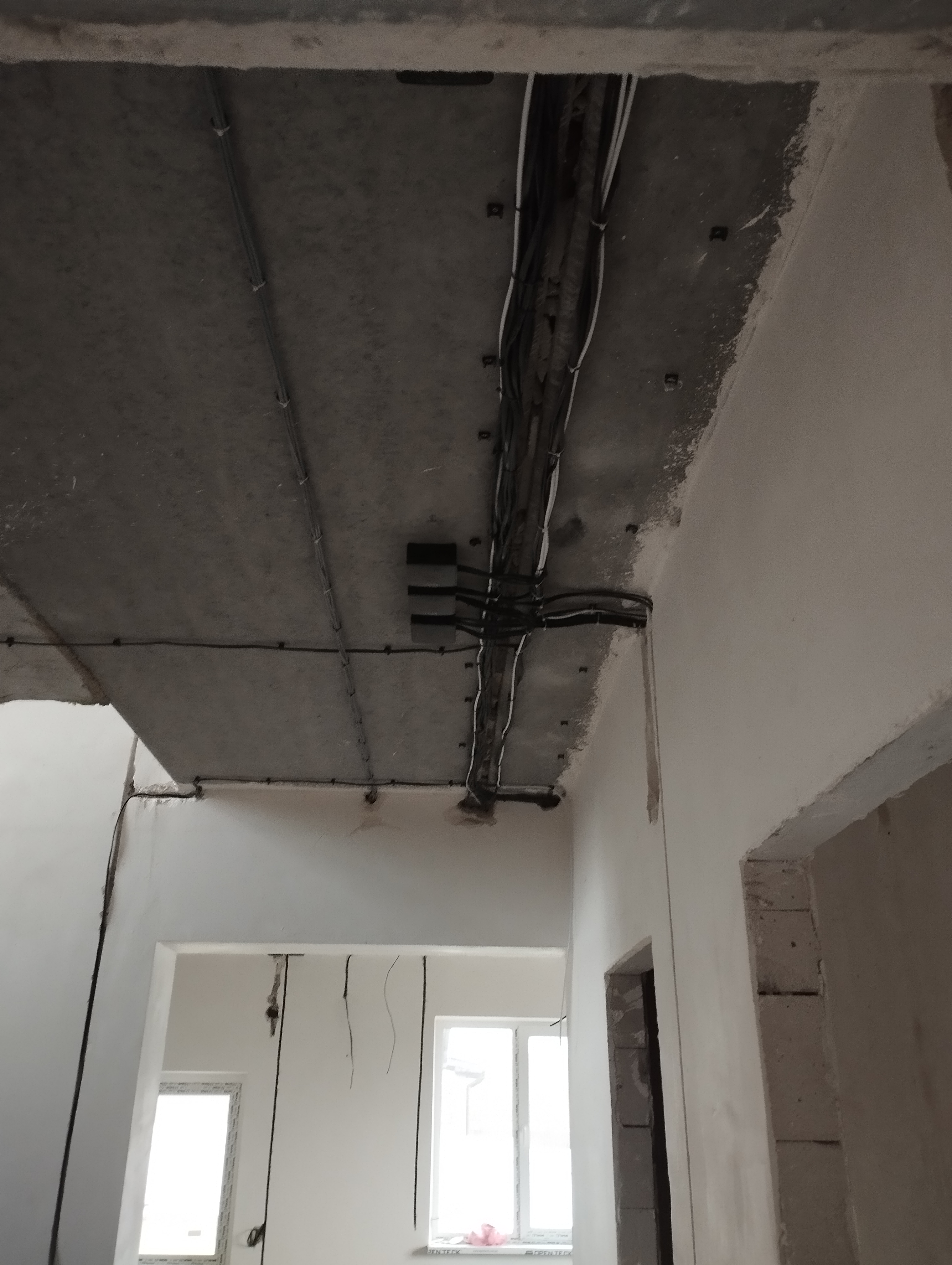 Фото електромонтажні роботи будинку.