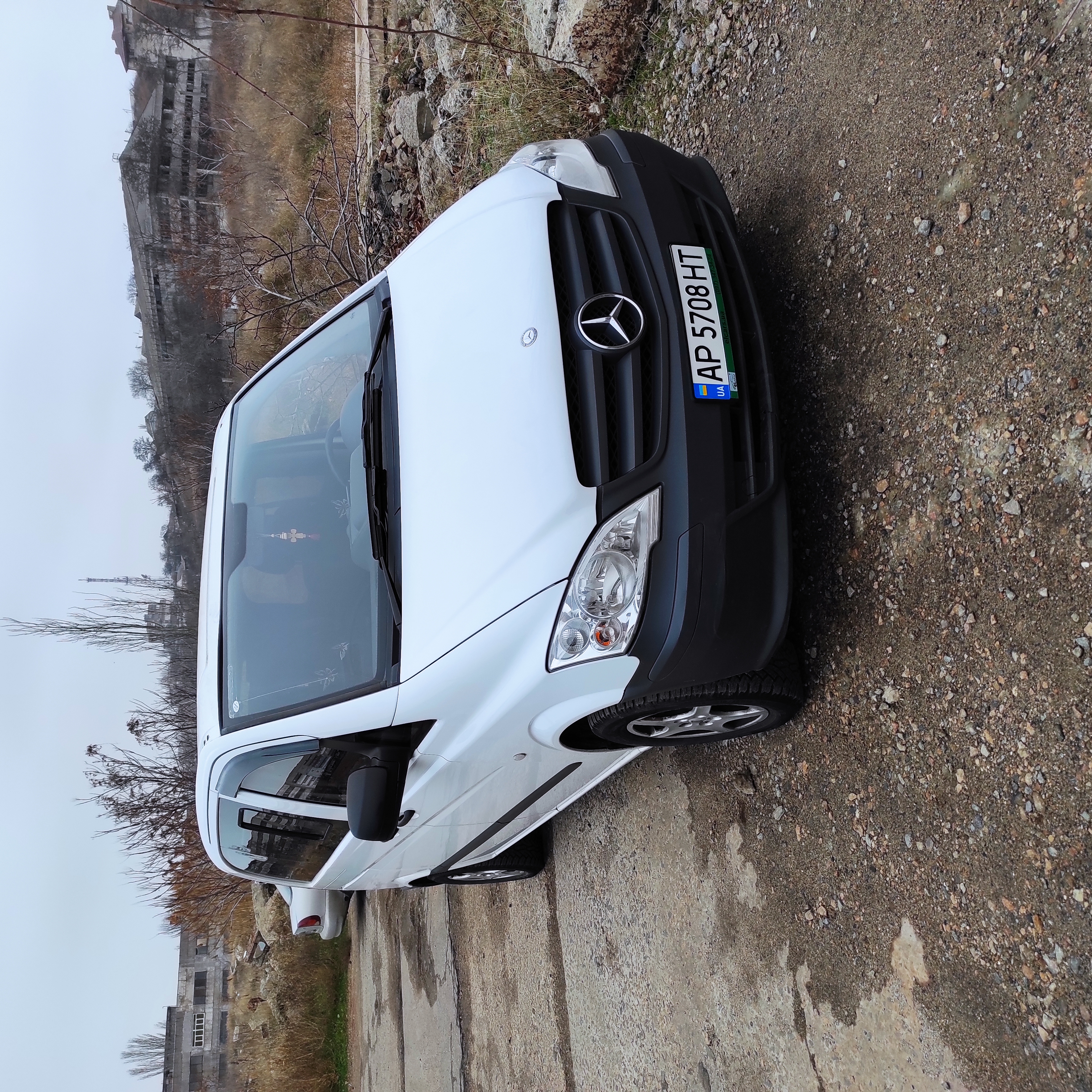 Фото Mercedes-Benz  Vito 6 мест 1