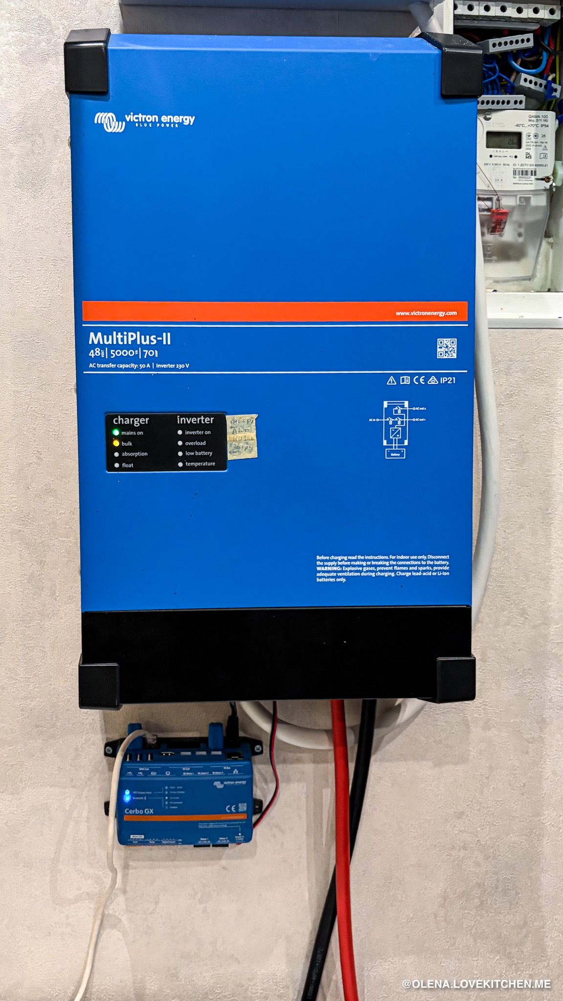 Фото Монтаж і підключення інвертора Victron Energy MultiPlus-II 48/5000 та контролера Cerbo GX. Налаштування системи резервного живлення, моніторингу та керування обладнанням.