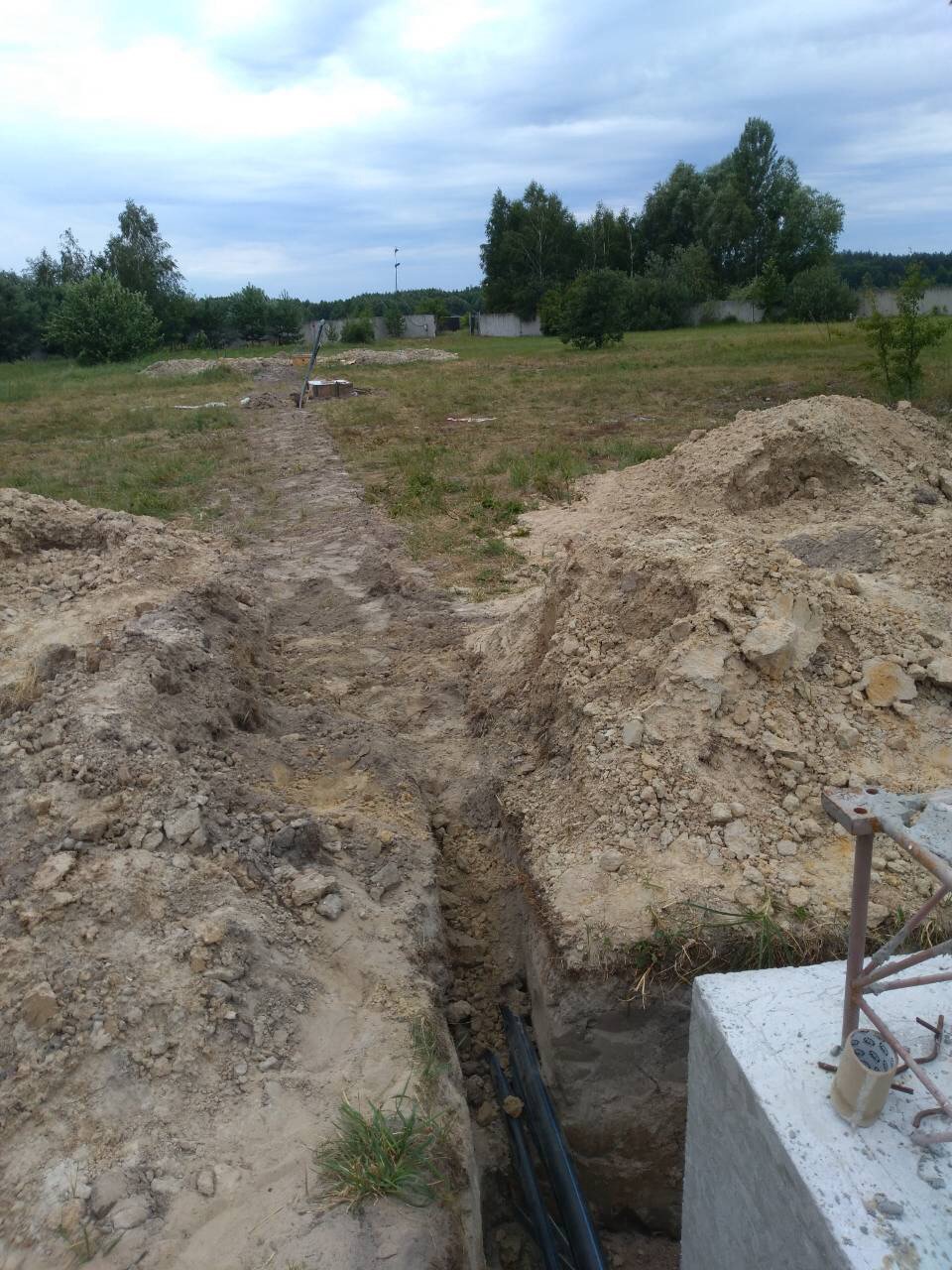 Фото Засыпка траншей в ручную