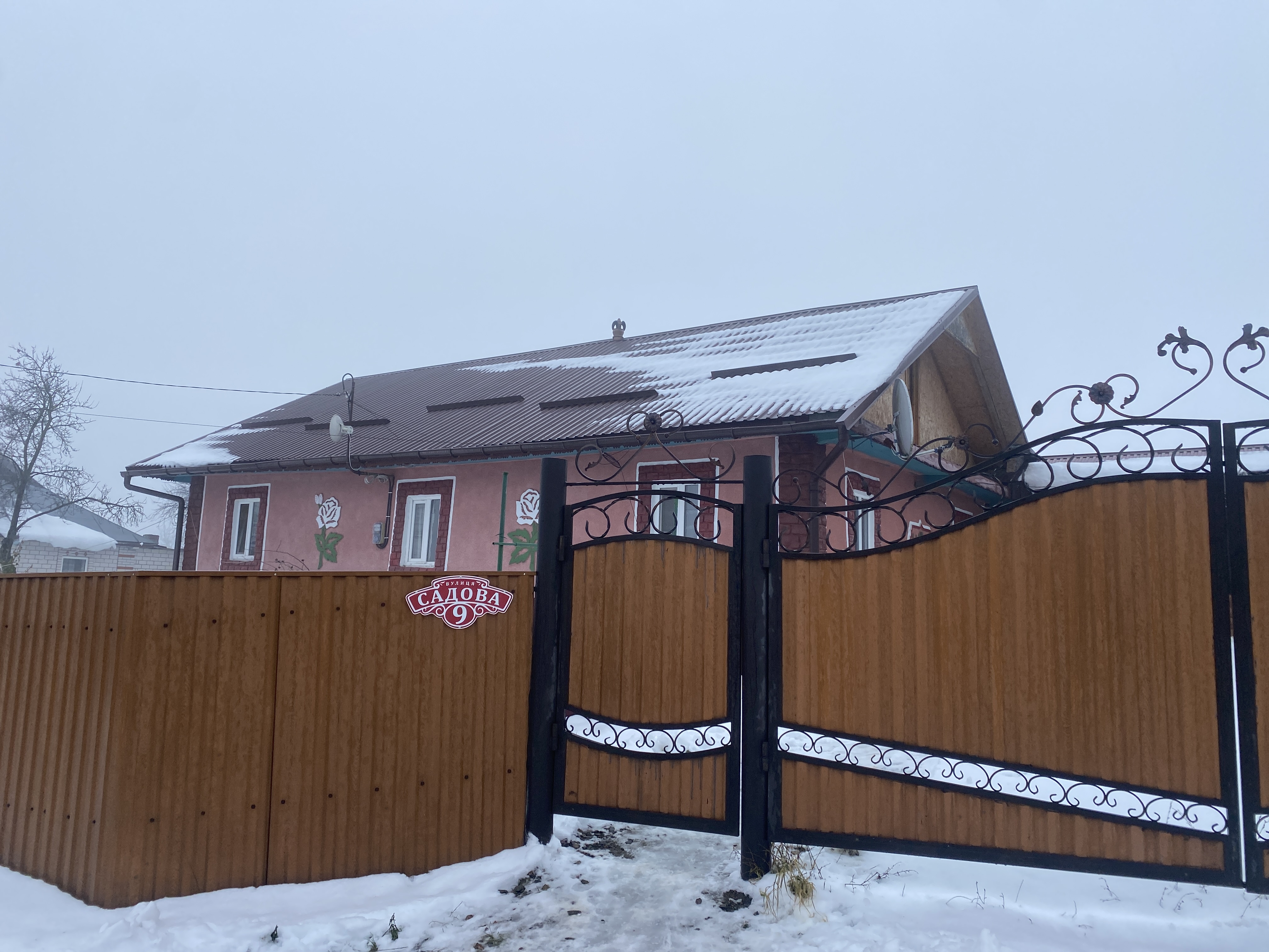 Фото Забори 
Ворота 
Виготовлення також монтаж 
Покрівельні роботи 