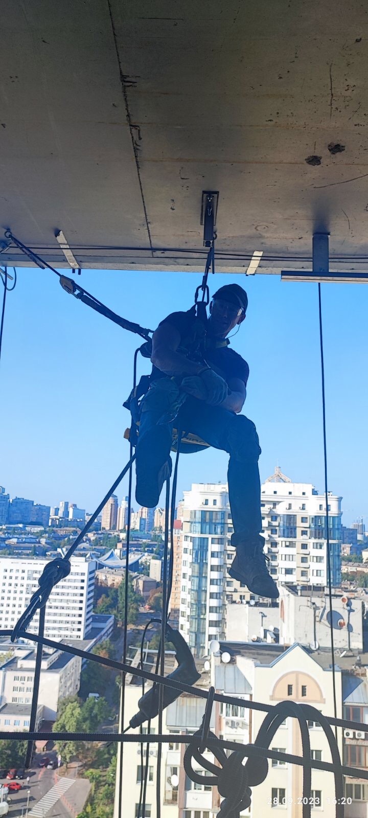 Фото Монтаж металоконструкції