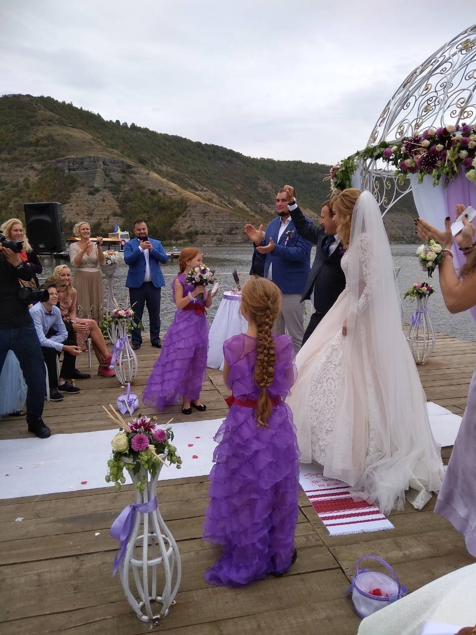 Фото Організуємо свято під ключ. Всі деталі п підготовці ми сплануємо завчасно. Підрядники та партнери лише перевірені часом і досвідом експерти. Час відпочивати з комфортом. Magdenko Family Studio ма завжди даємо більше ніж обіцяли. 