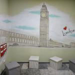 Профессиональный художник - дизайнер распишет стены и текстиль по вашему эскизу.