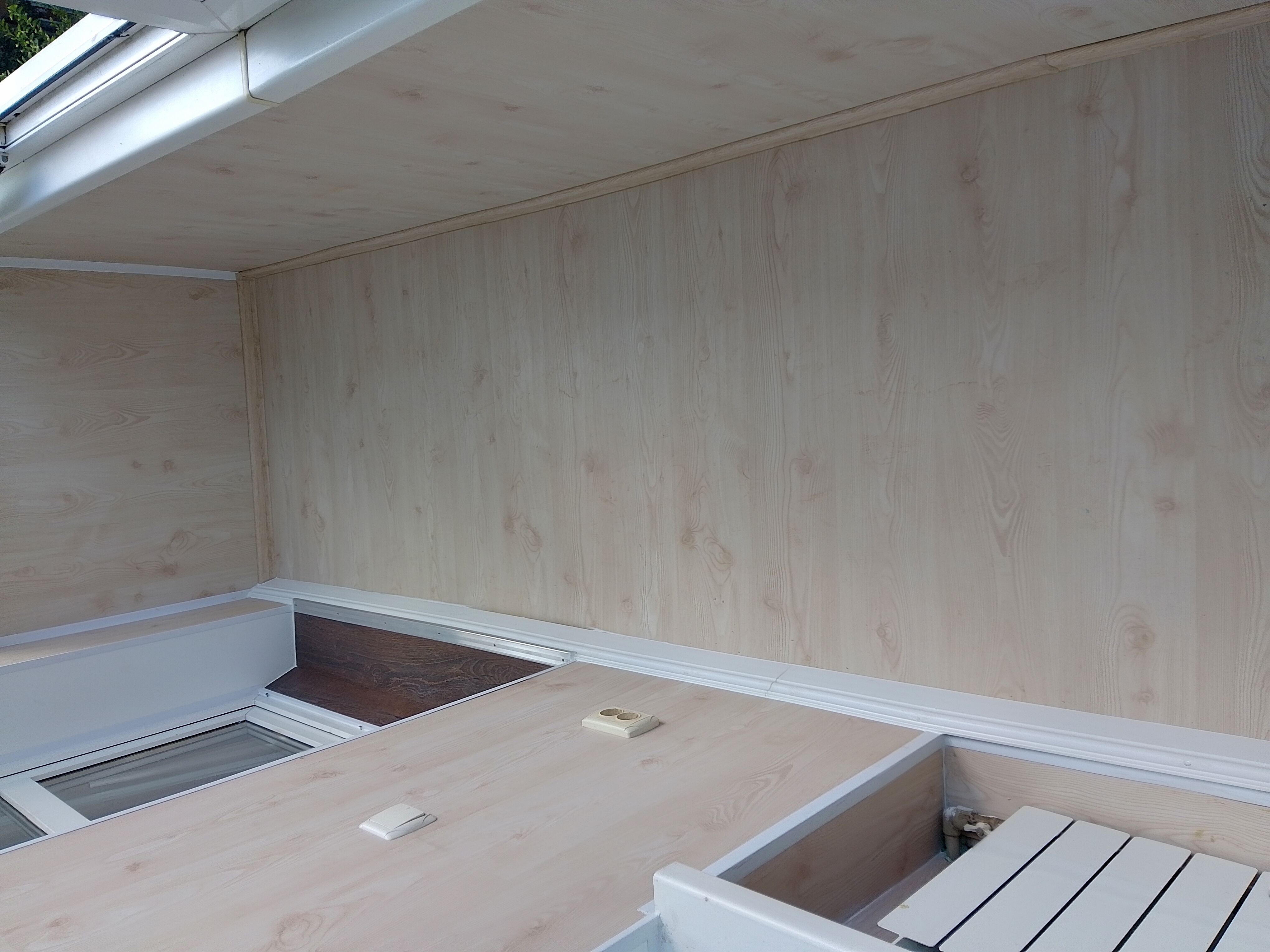 Фото укладання ламінату на підлогу 