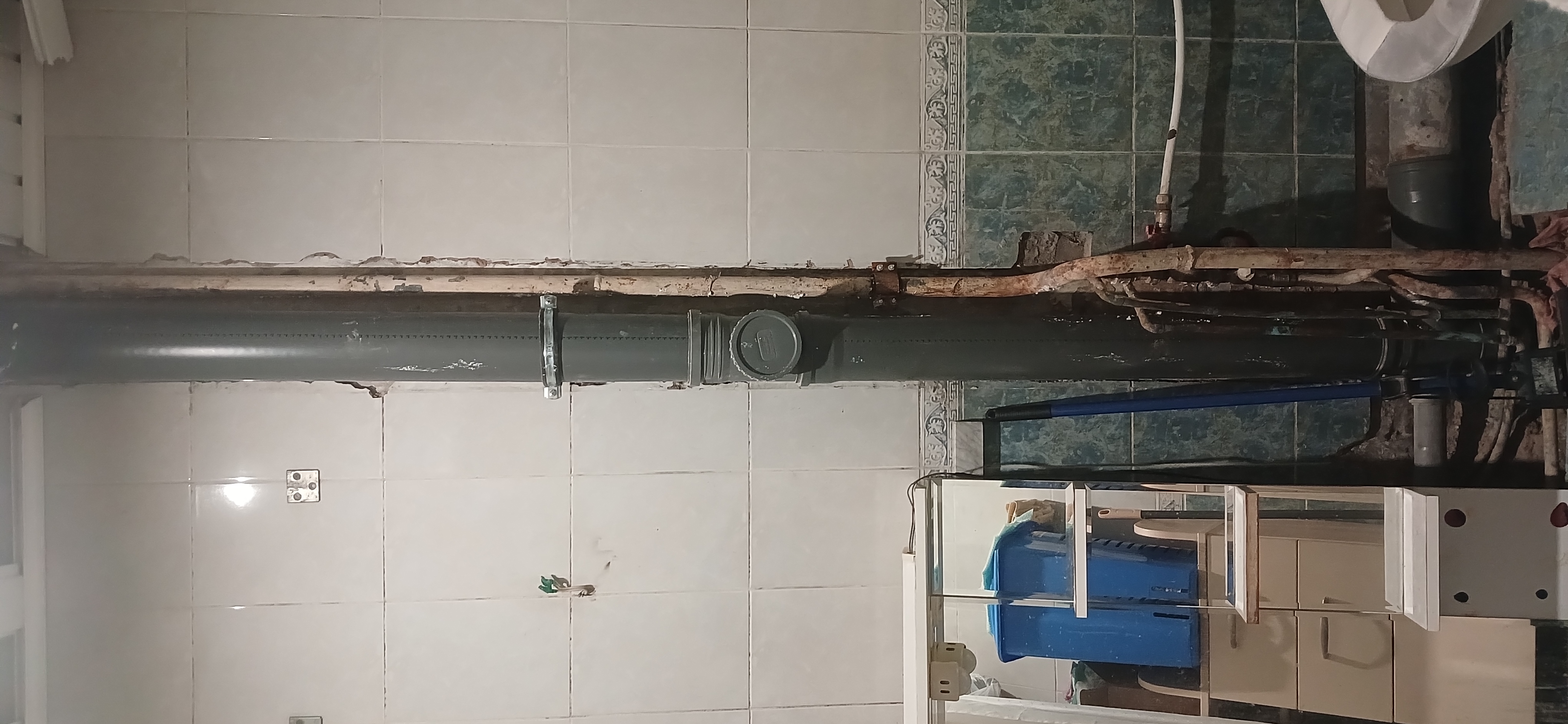 Фото Замена чугуного стояка на пластик .