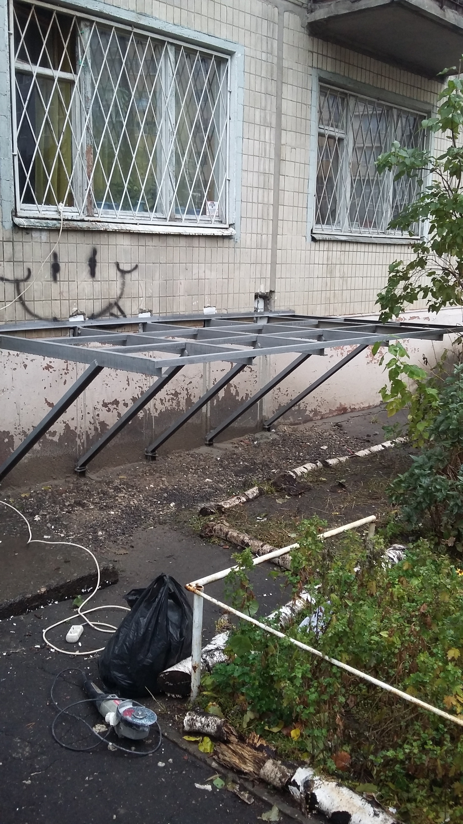 Фото вынос и обшивка балкона 3