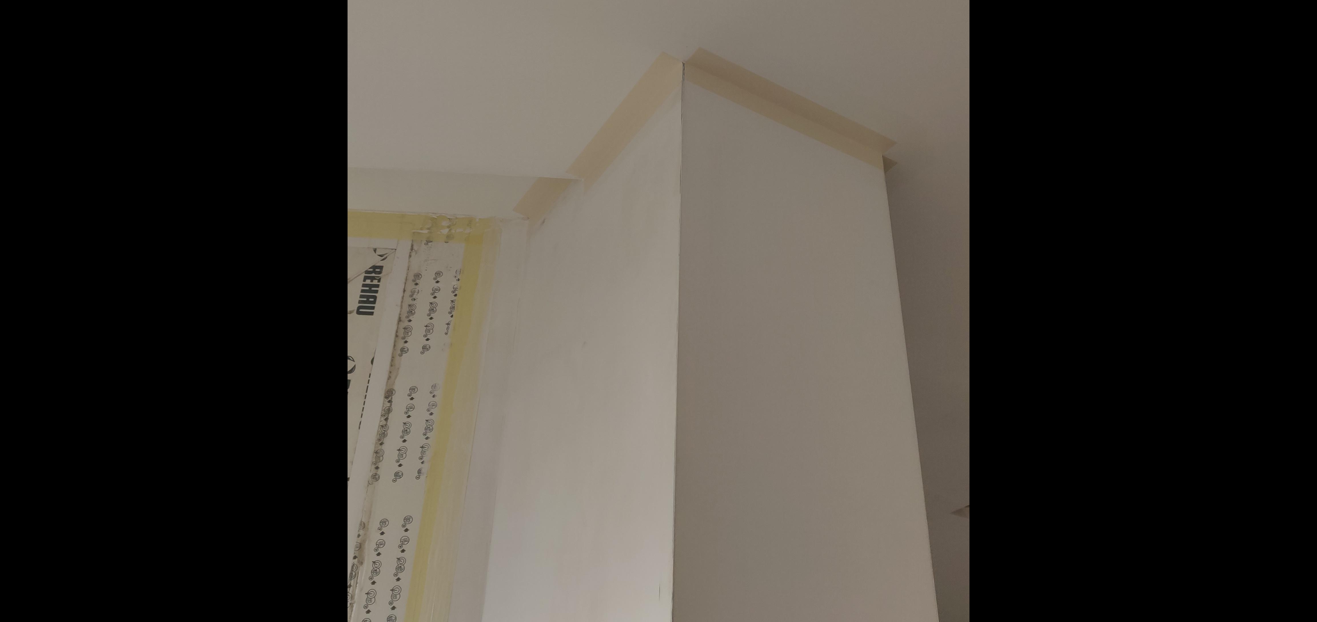 Фото Поклейка ленты semin, в примыканиях инородных материалов во избежании трещин