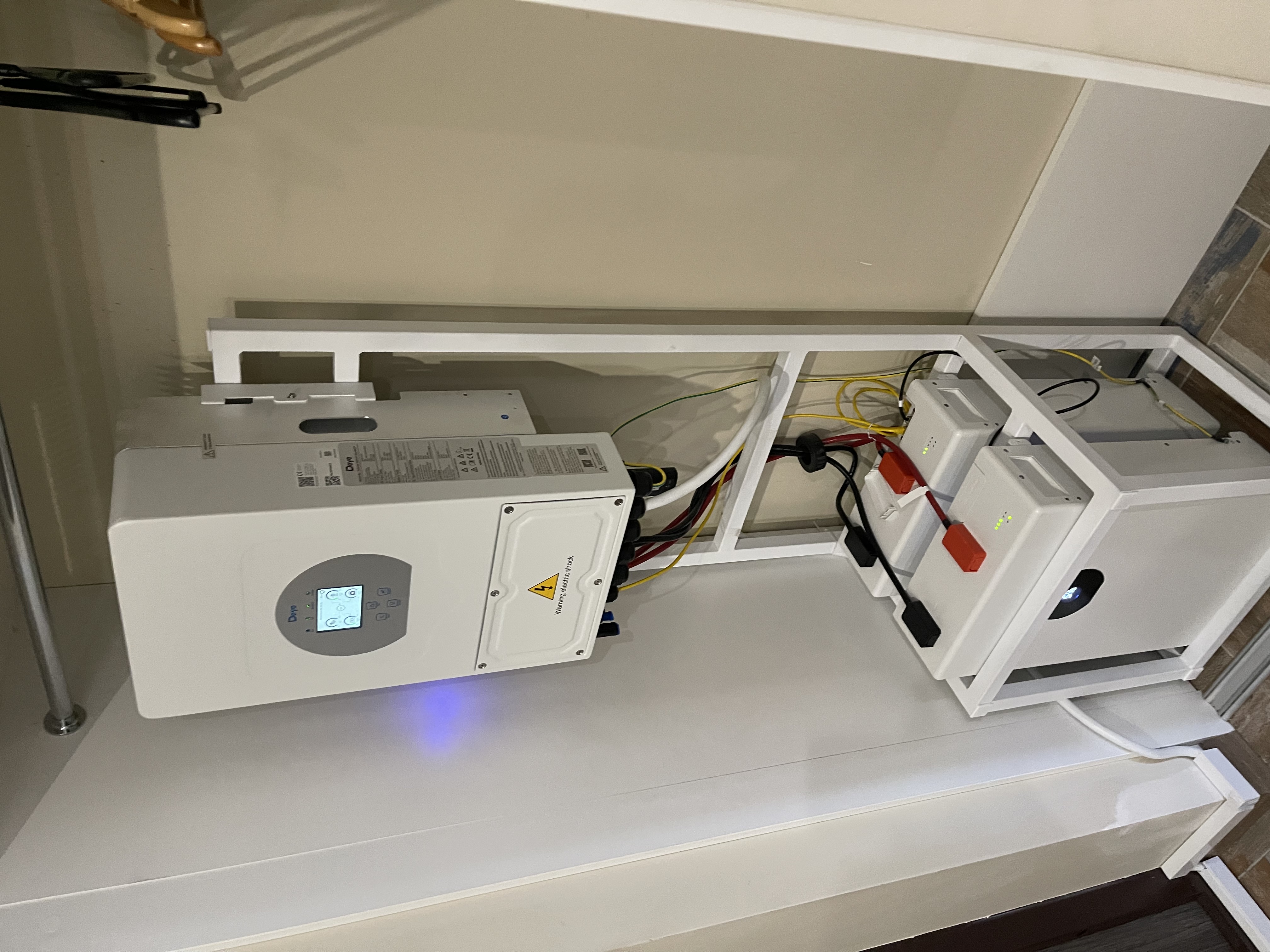 Фото Deye 6kw 