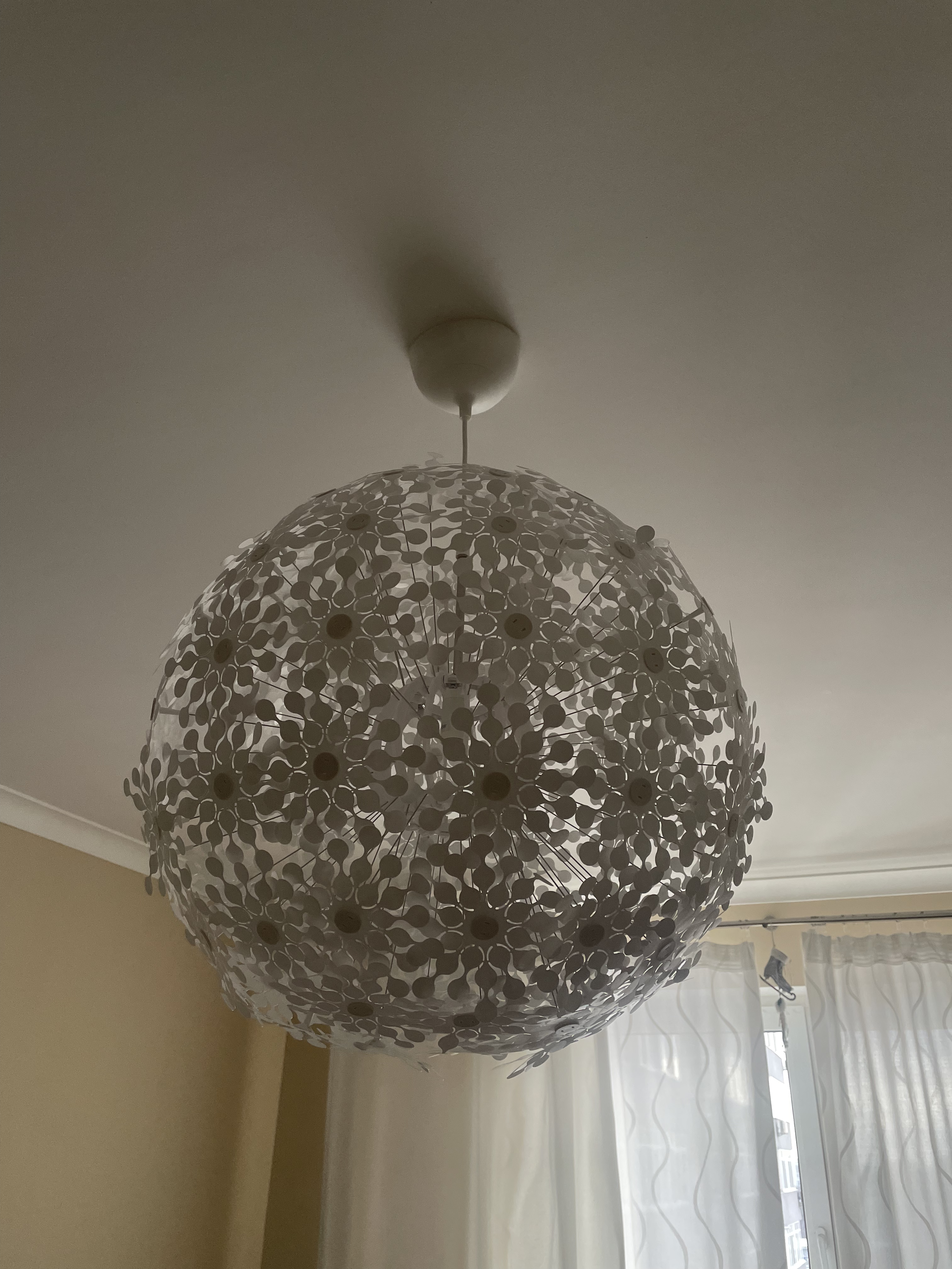 Фото Монтаж люстр IKEA 