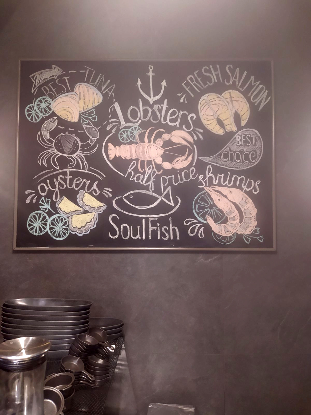 Фото Рисунки мелом в кафе SoulFish