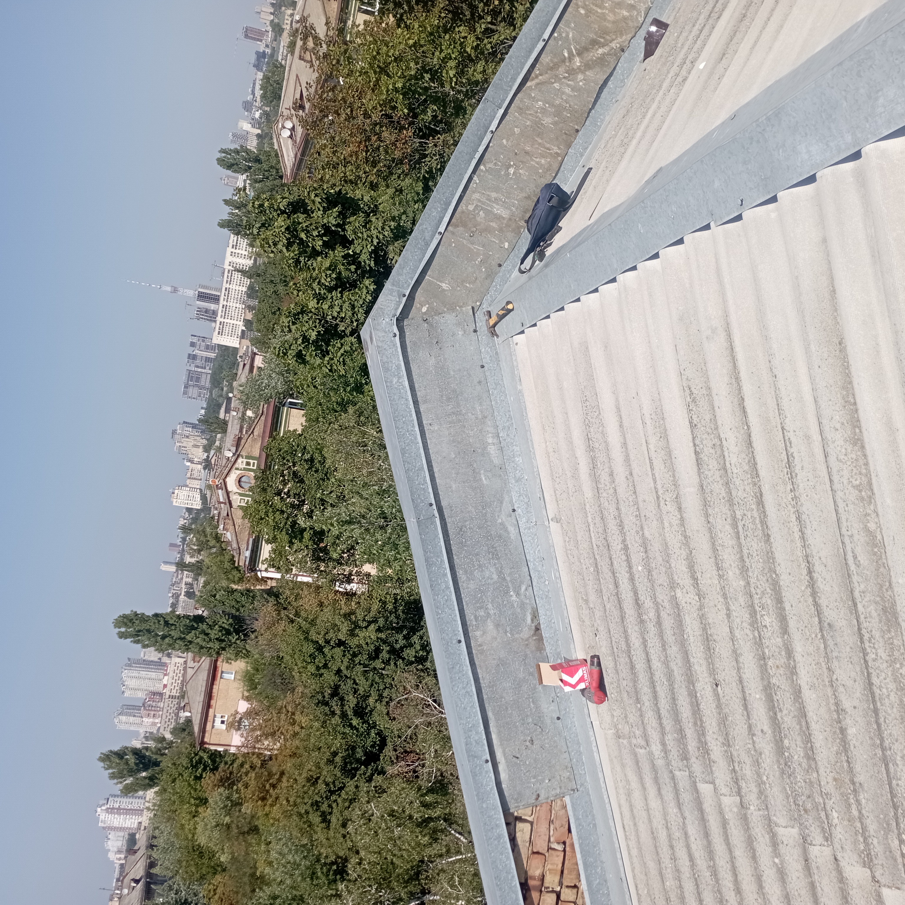 Фото заміна шиферу на 5 поверховому будинку також можна зробити частковий ремонт 