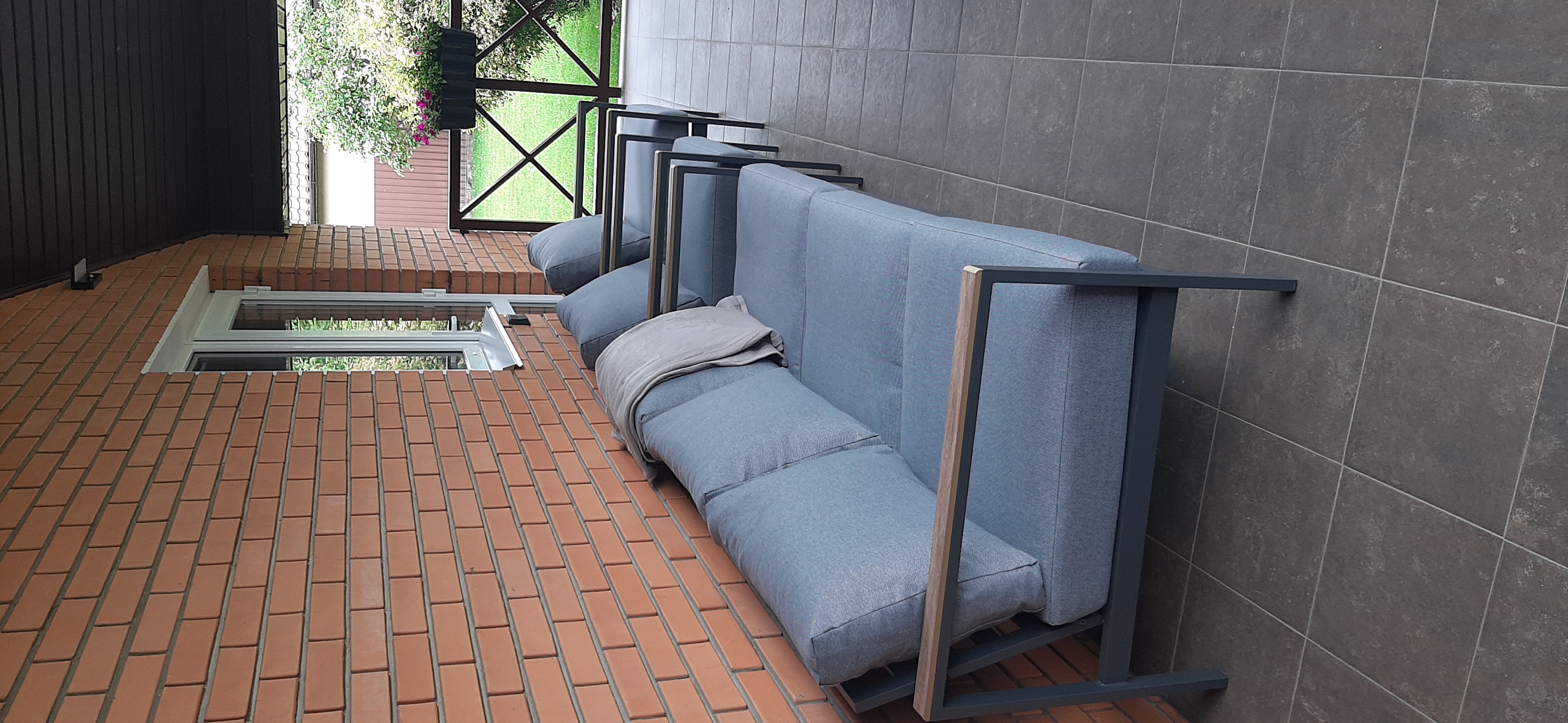 Фото Збирання садових меблів