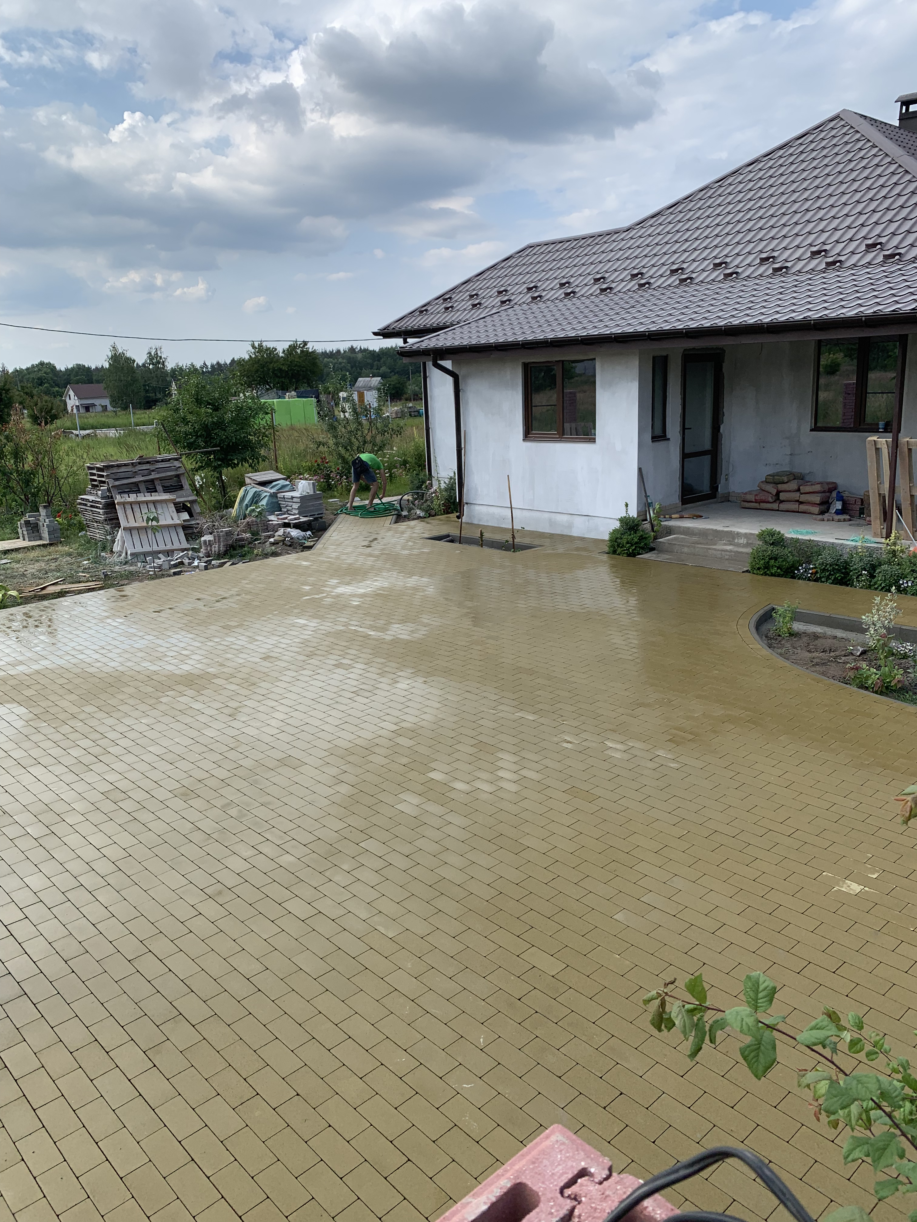 Фото Укладання тротуарної плитки