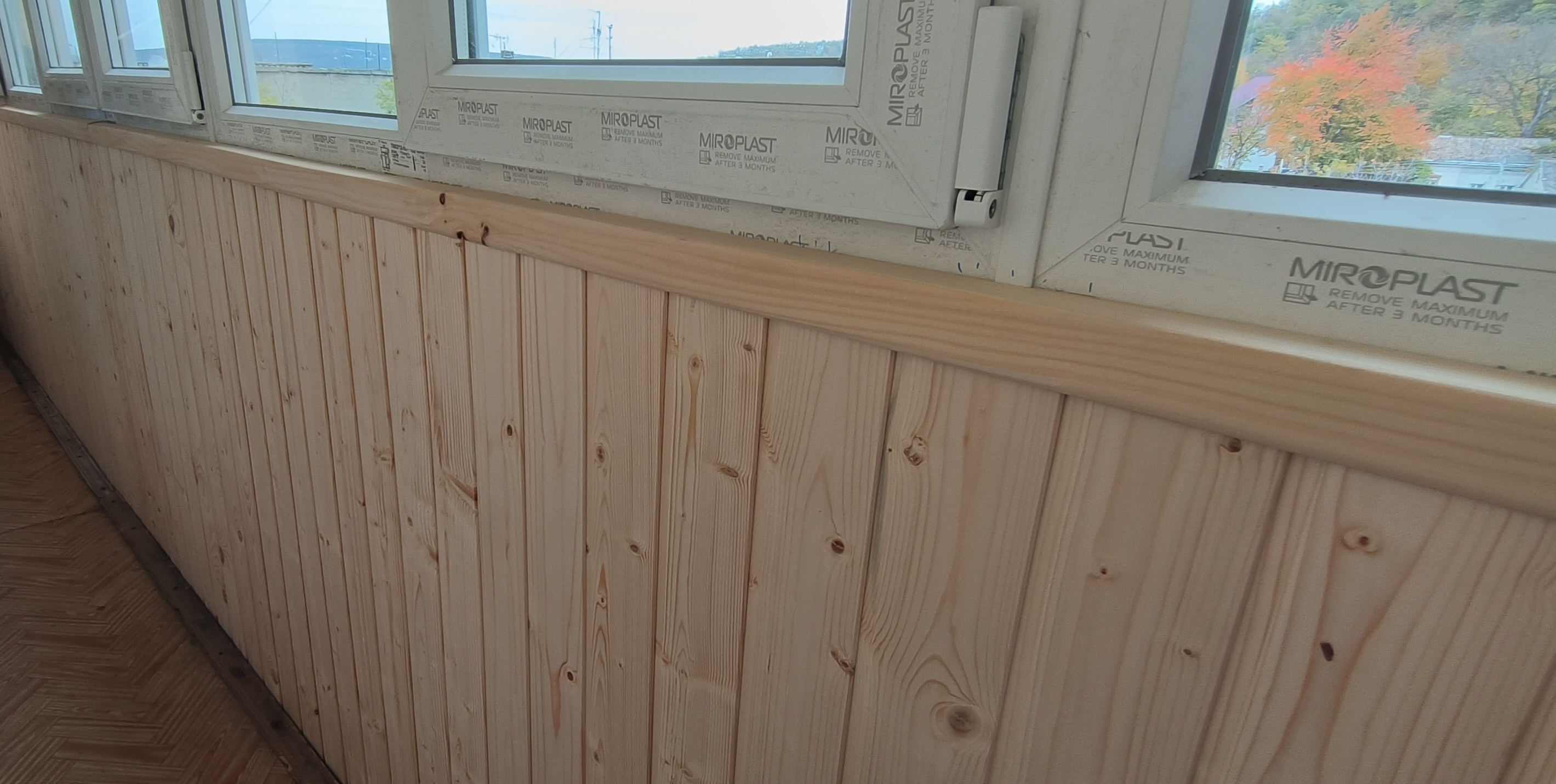 Фото утеплення балконів та обшивка вагонкою. та інші роботи...