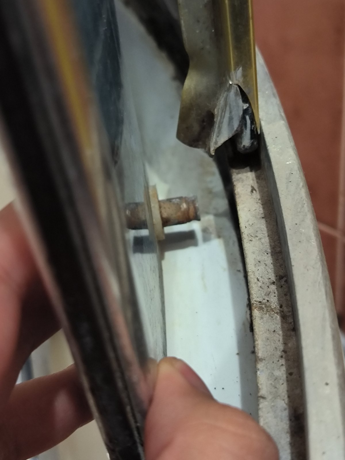 Фото заміна роликів в душовій кабіні.