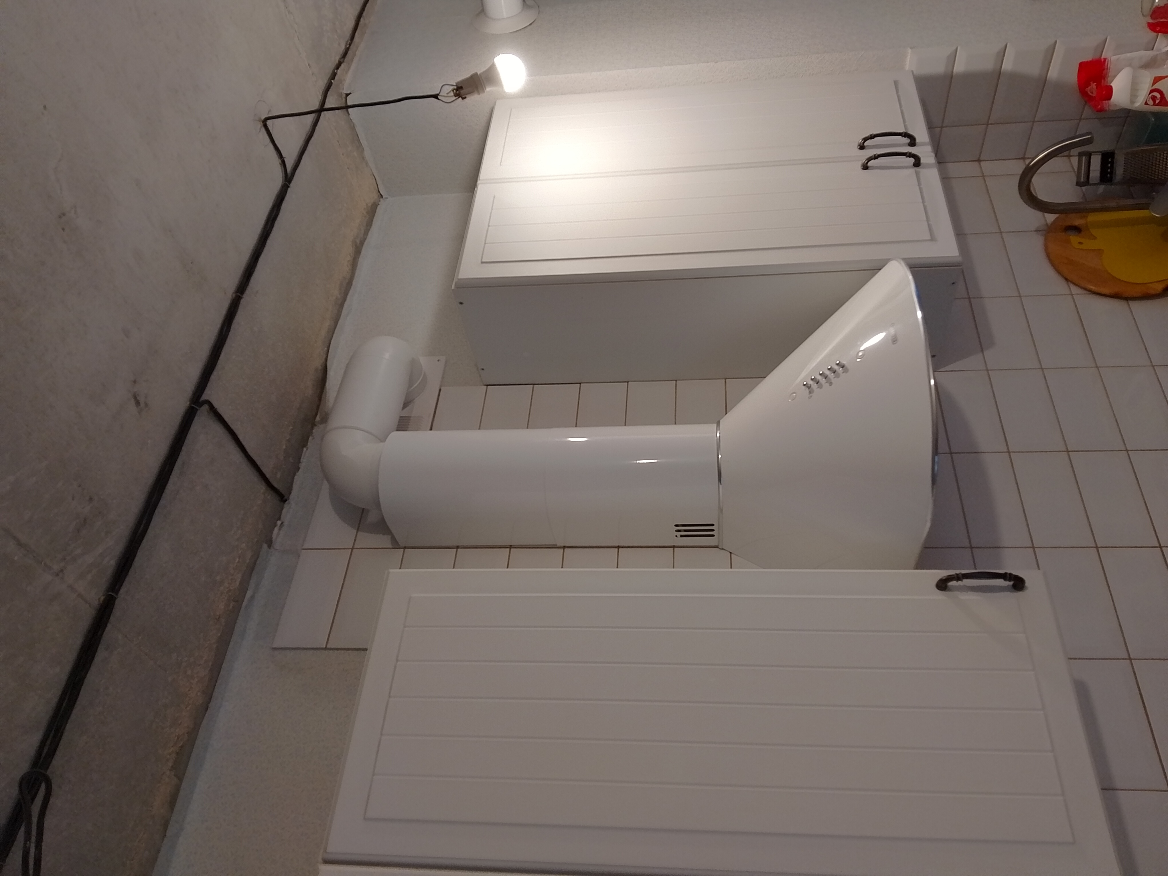 Фото установка витяжки 