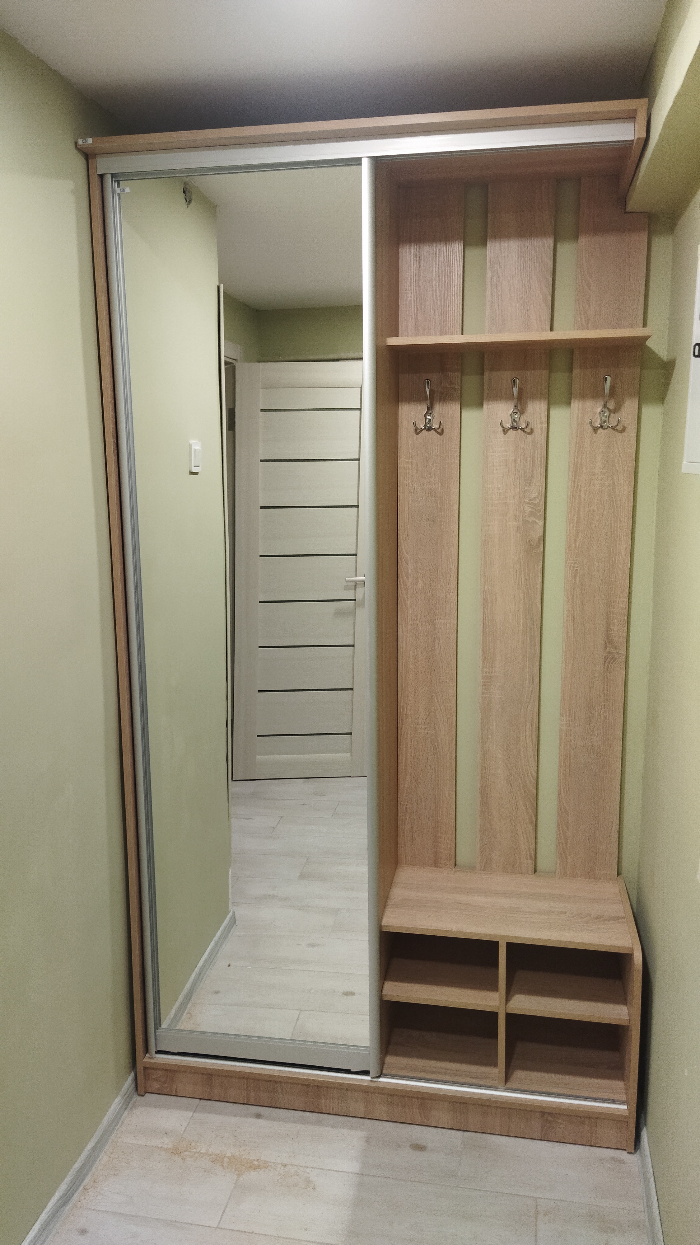 Фото Зборка та підрізки прихожої під балку