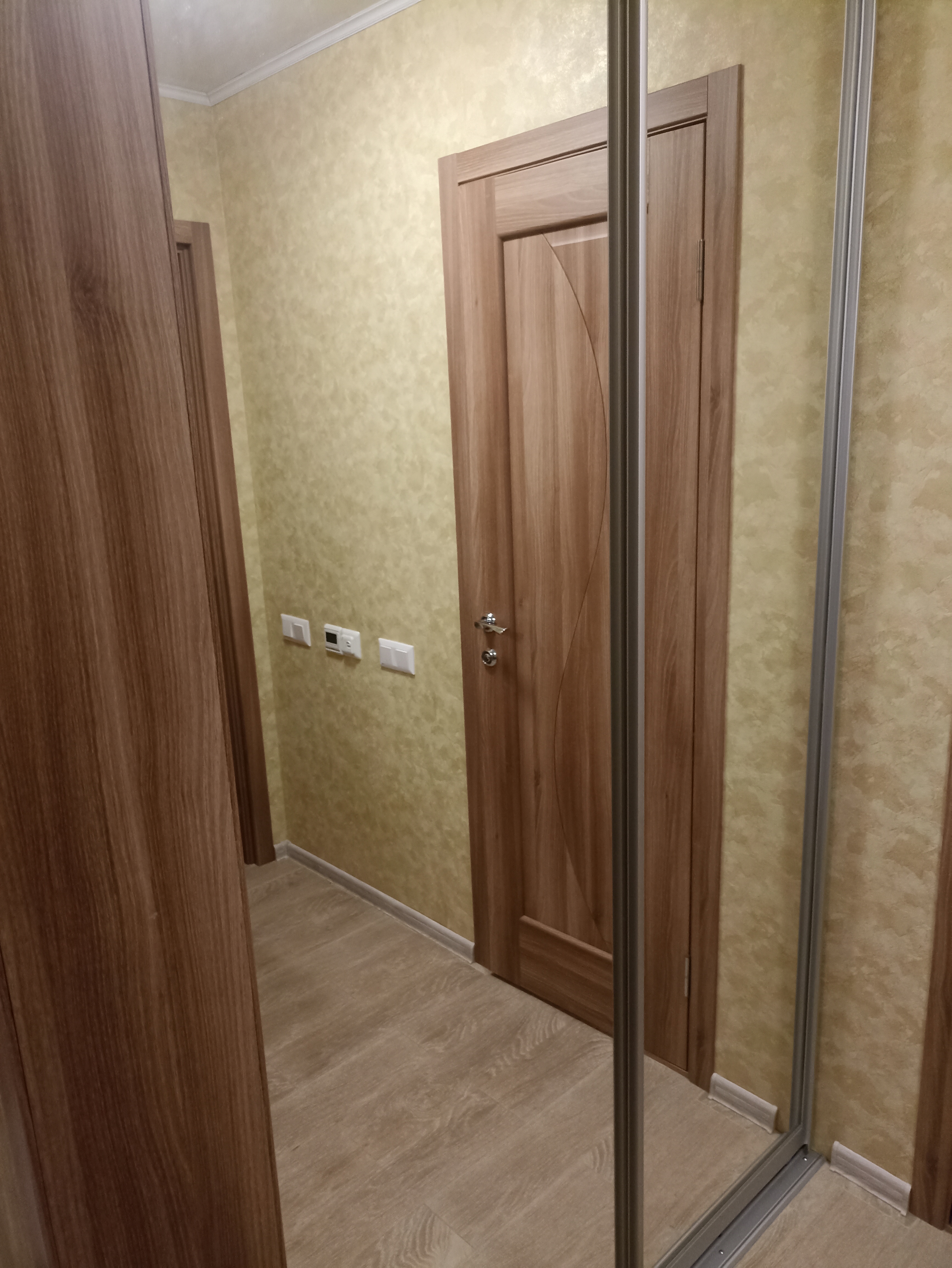 Фото Проектирование и установка шкафа купе в нишу квартиры