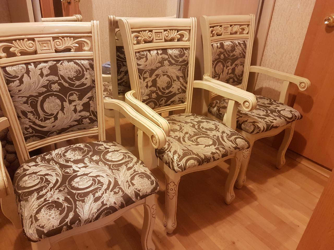 Фото Перетяжка стульев.
