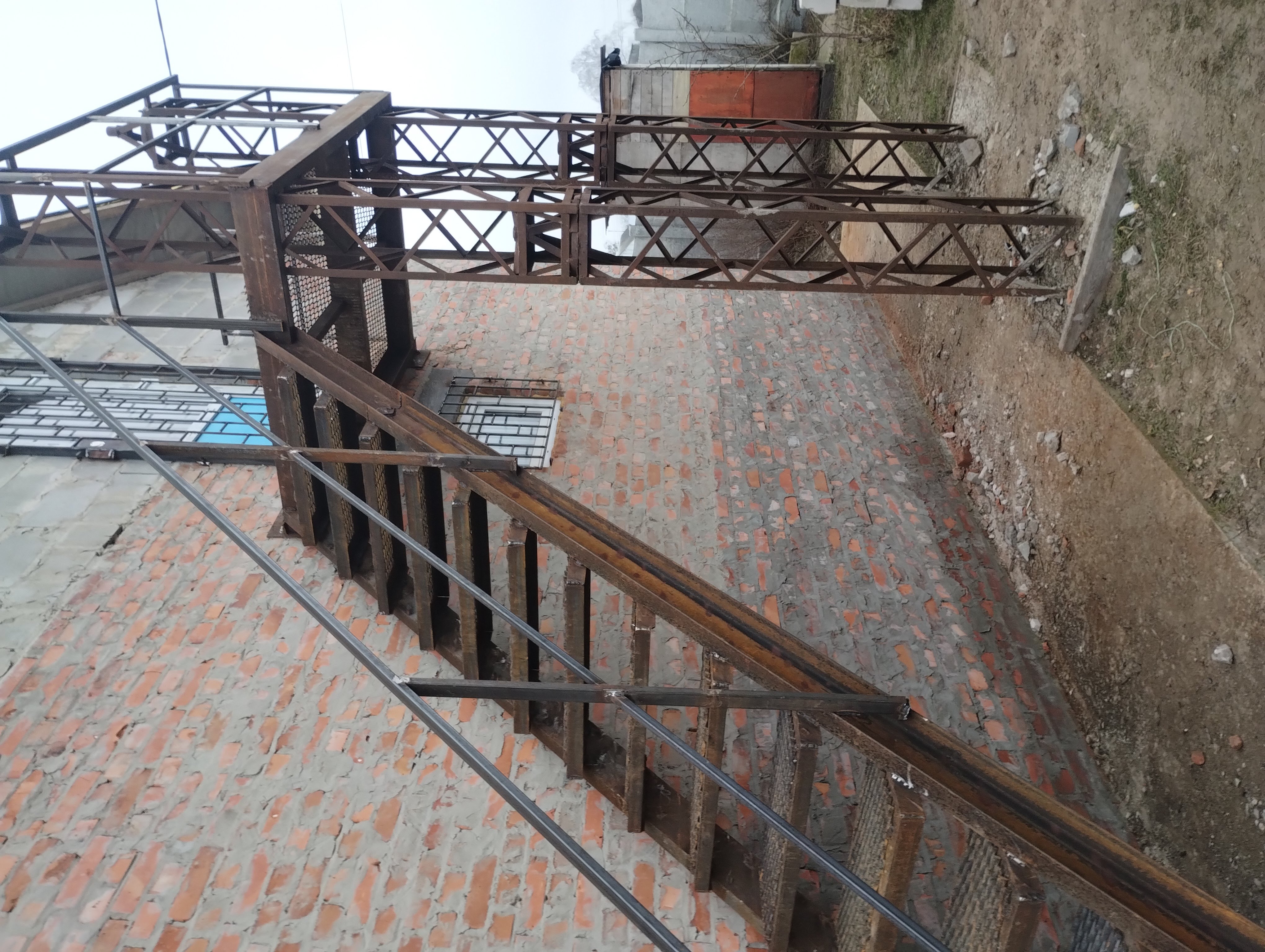 Фото сходи на другий поверх.