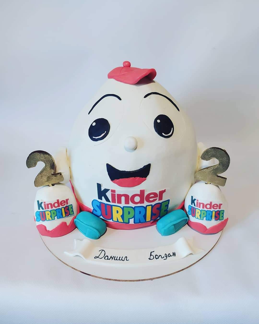 Фото Тортик у вигляді кіндер-сюрприза 😍😍