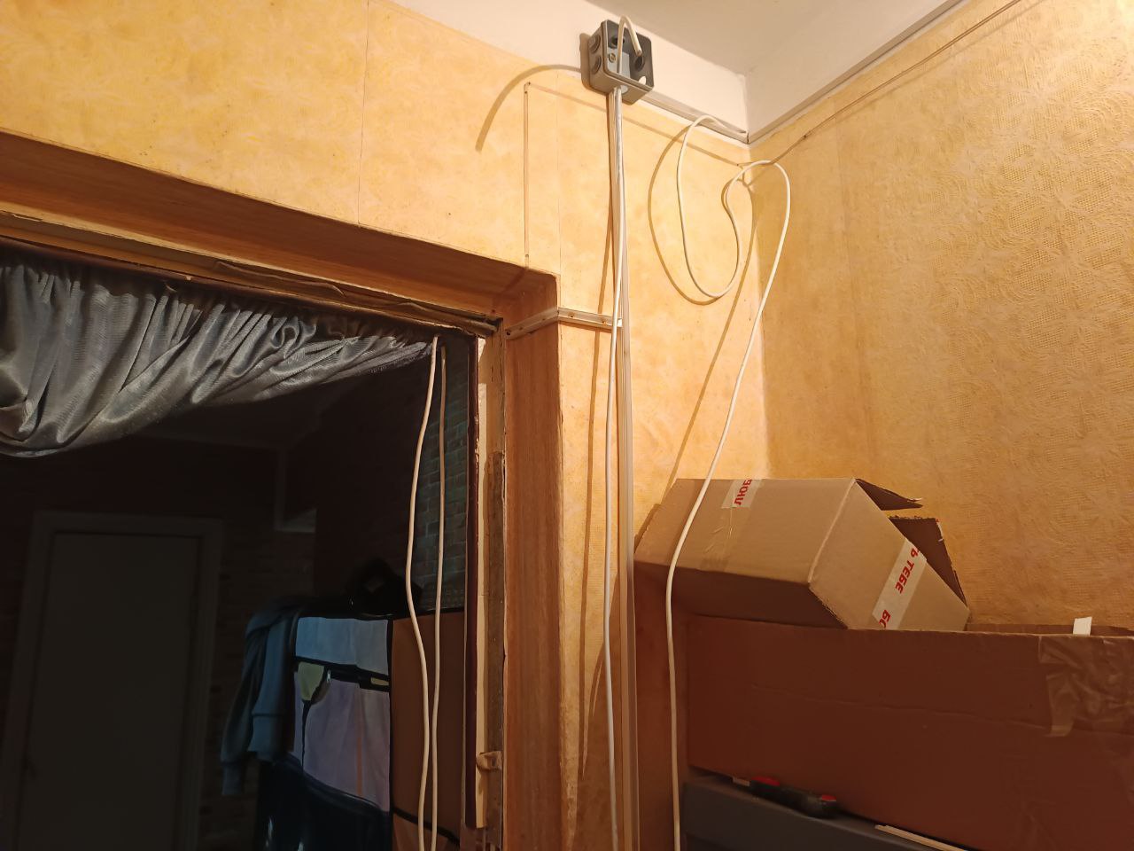 Фото Монтаж кабель каналу, та укладка проводу в нього