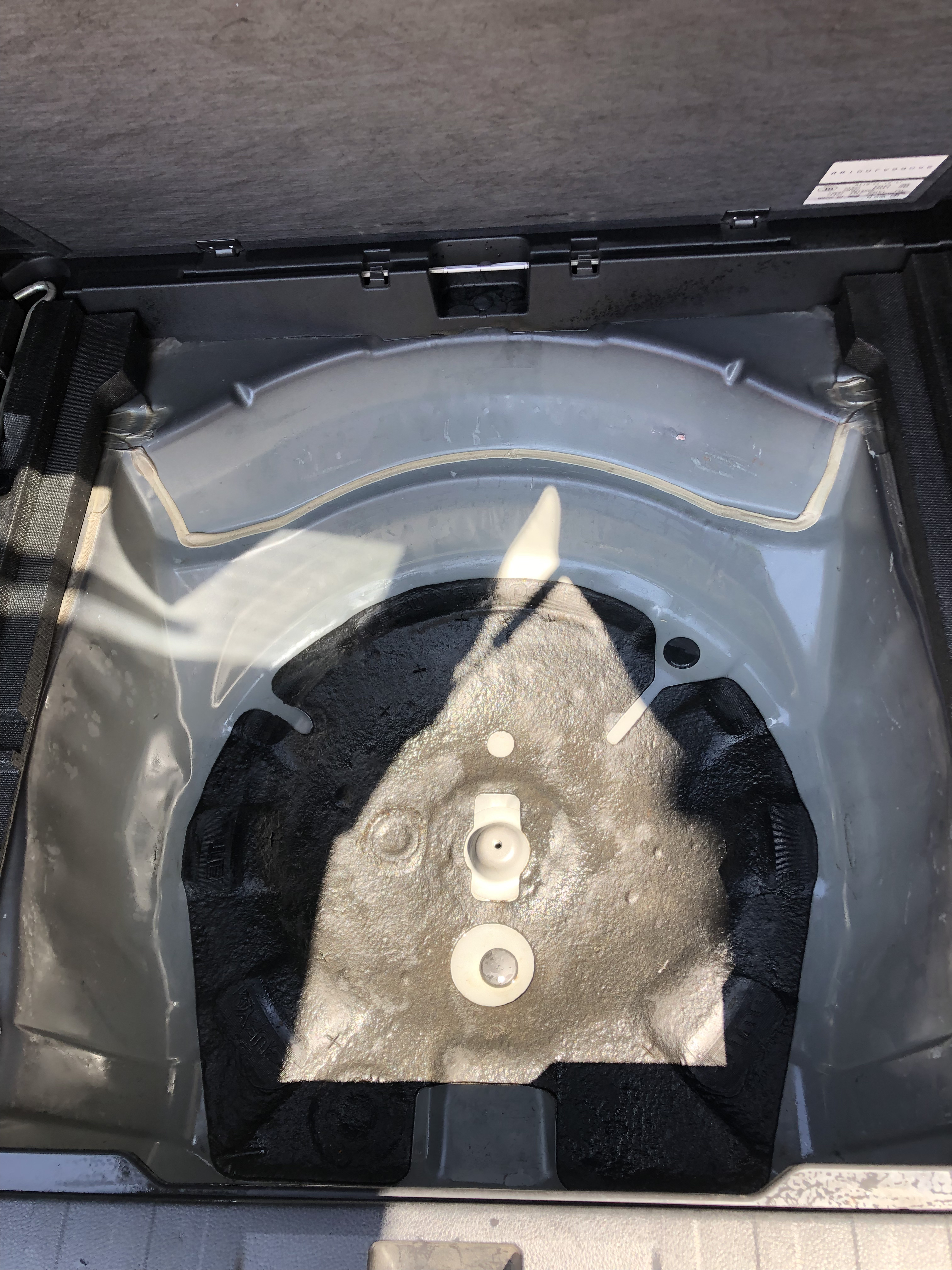 Фото химчистка авто без прибирання багажника гроші на вітер!) тому що пилюка потім вся в салоні!!!!