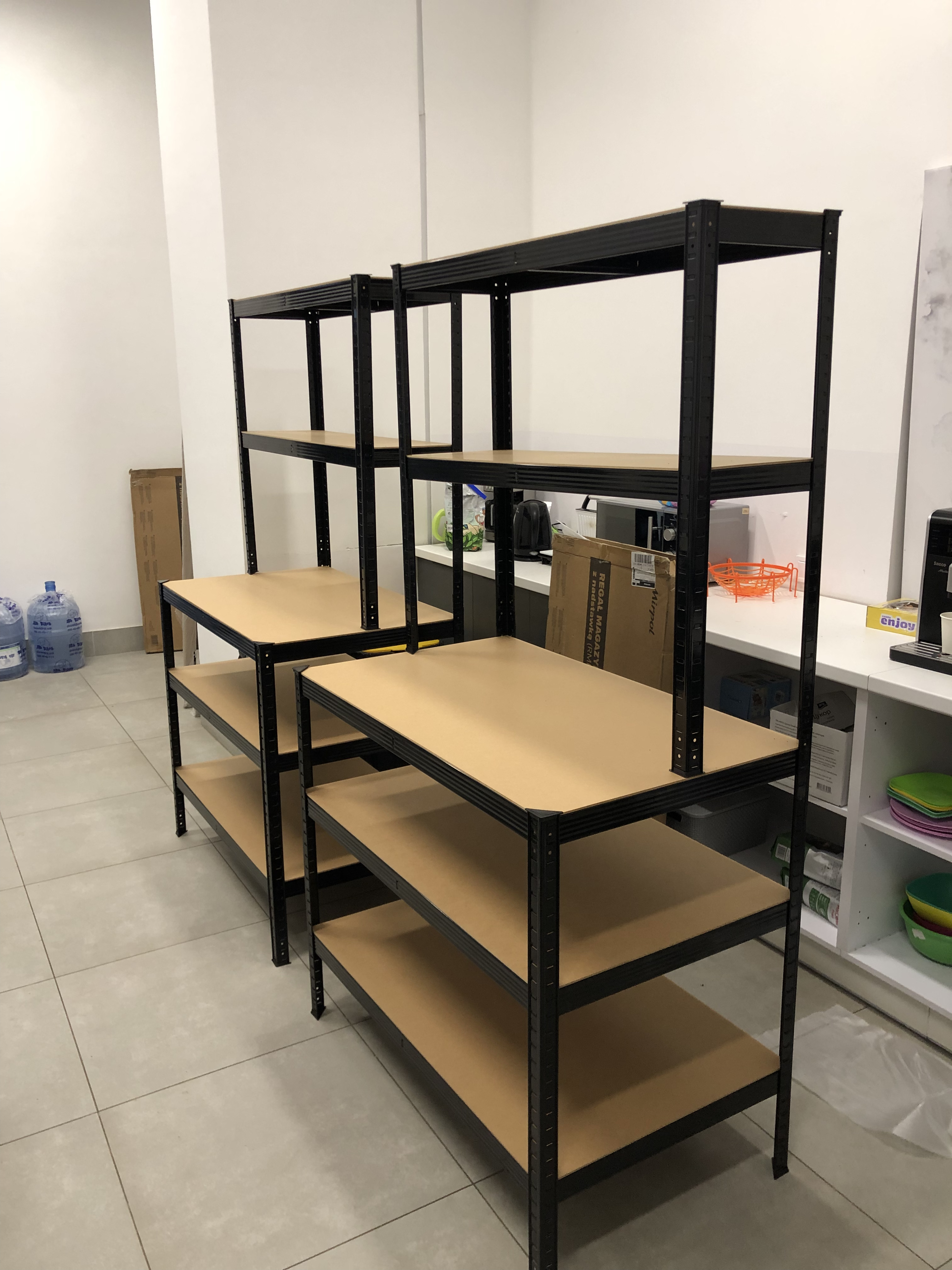 Фото збираю стелажі 