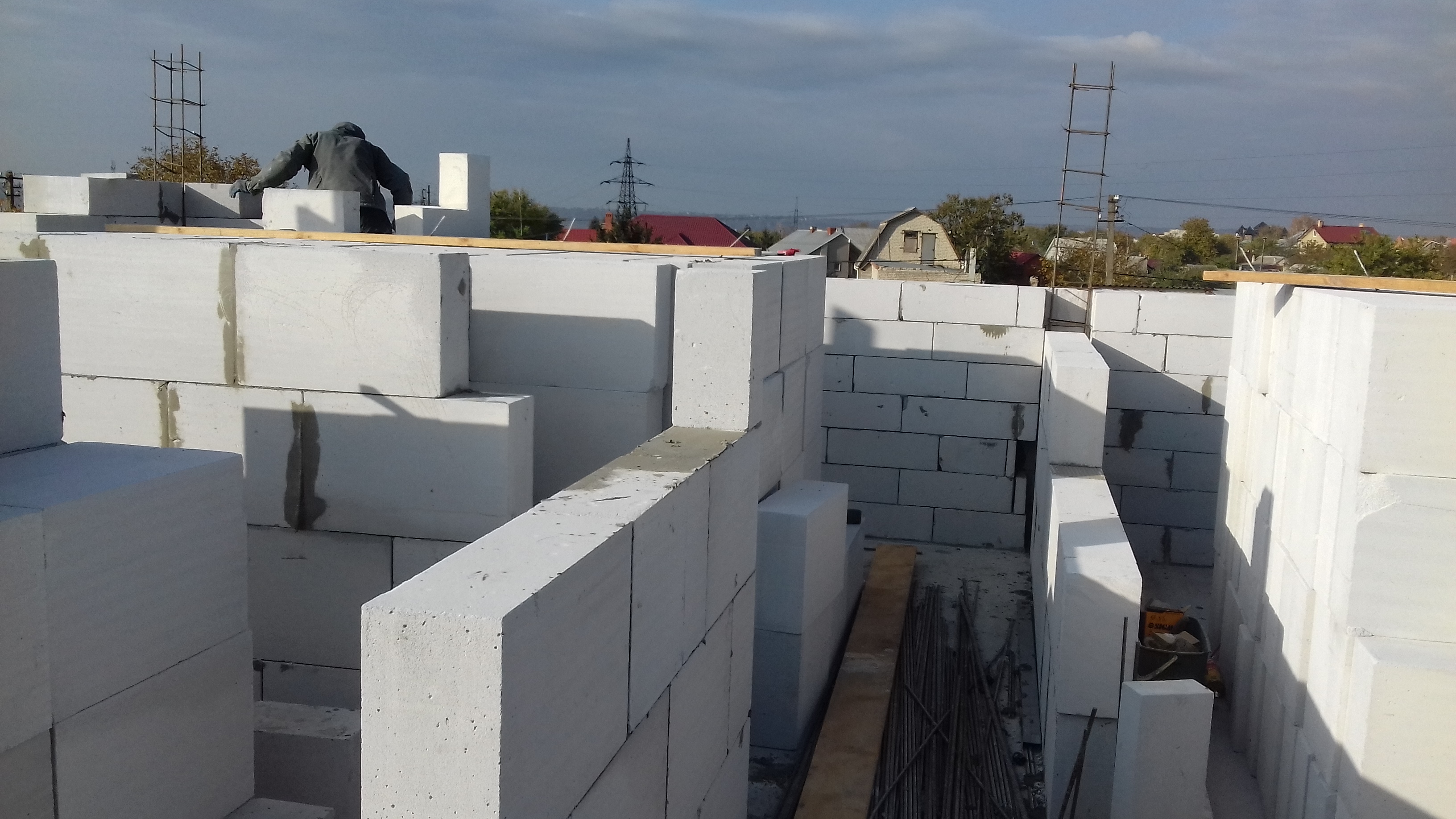 Фото Кладка газоблока ,кирпича ,керамоблока. 1