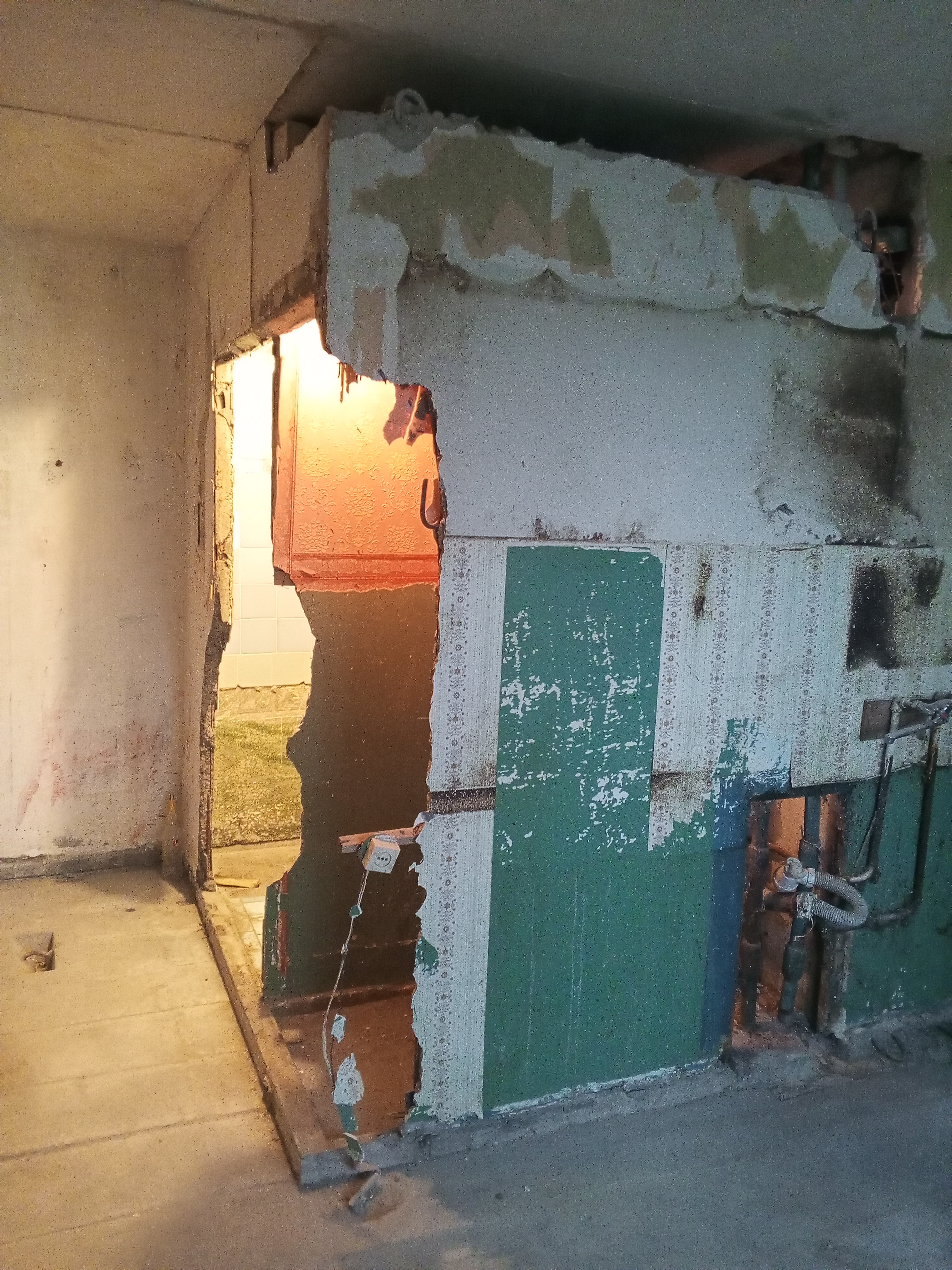 Фото демонтаж бетонной бокс кабины