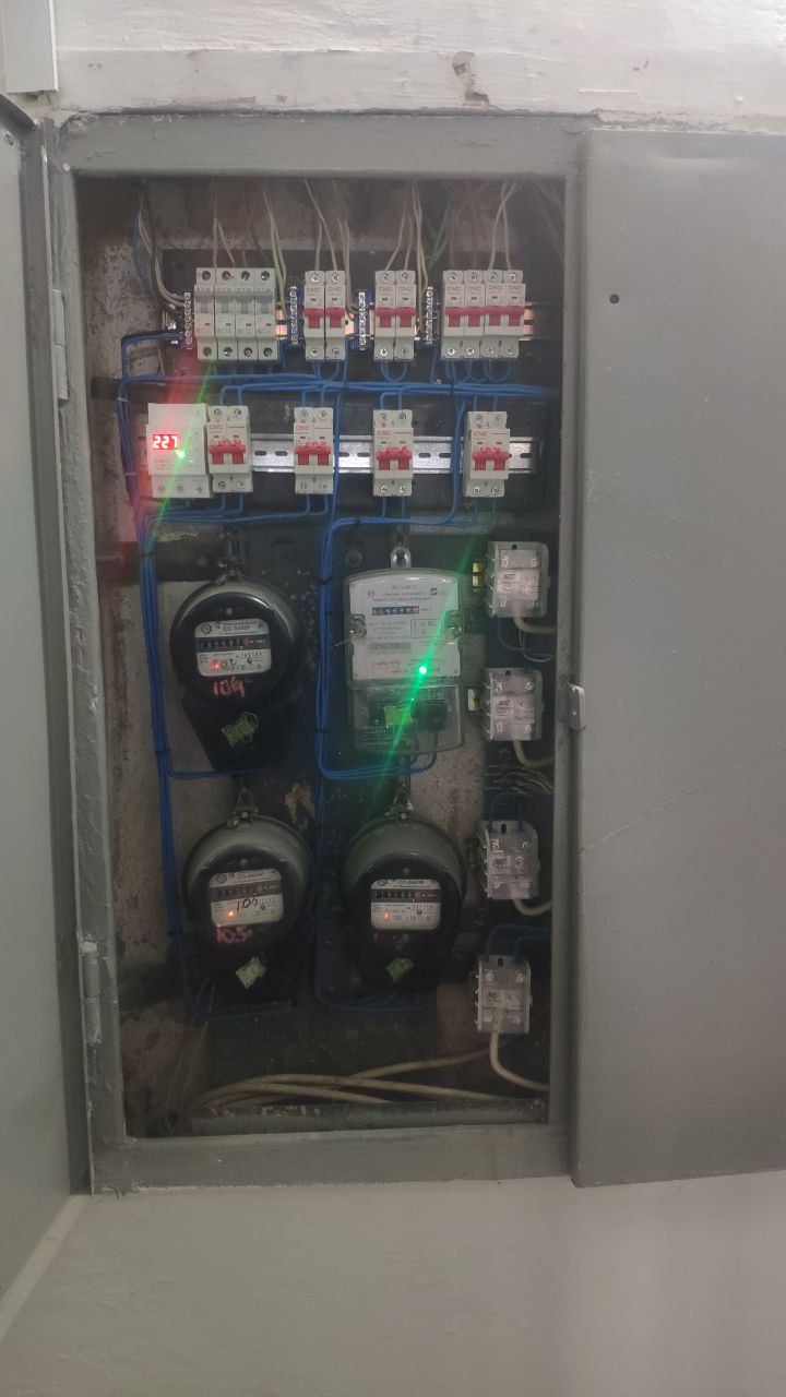 Фото Заміна і ремонт електрощитових у під'їздах