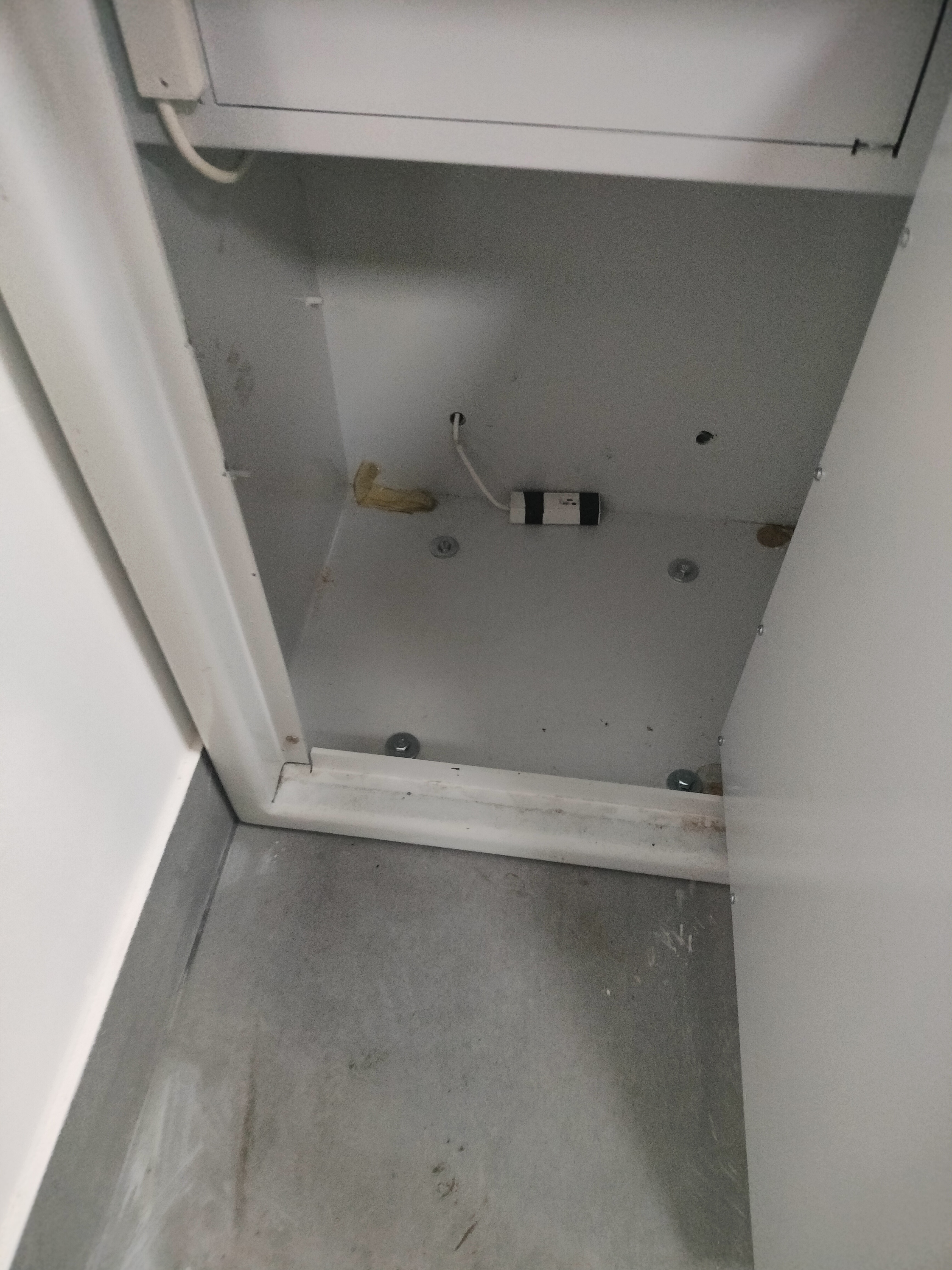 Фото монтаж сейфів 