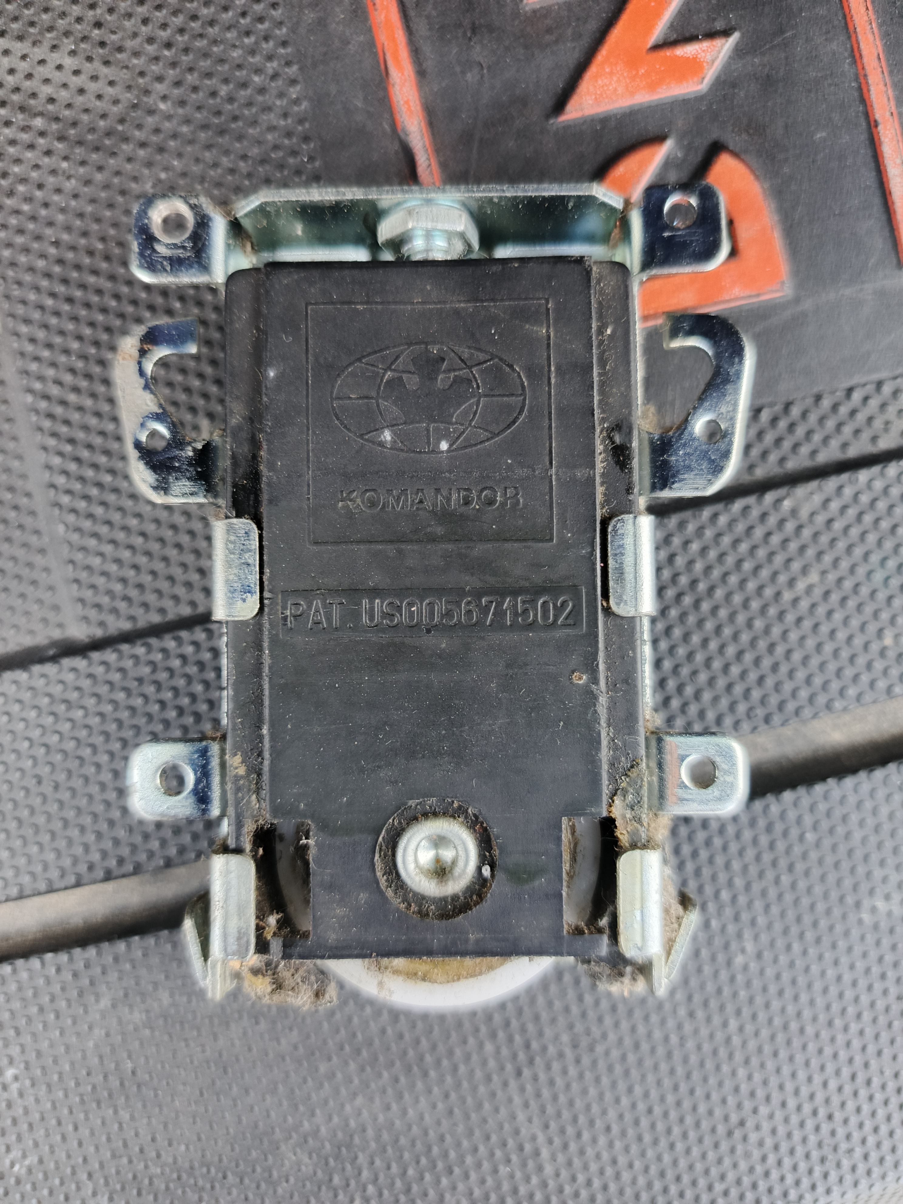 Фото Заміна направляючих шафи-купе