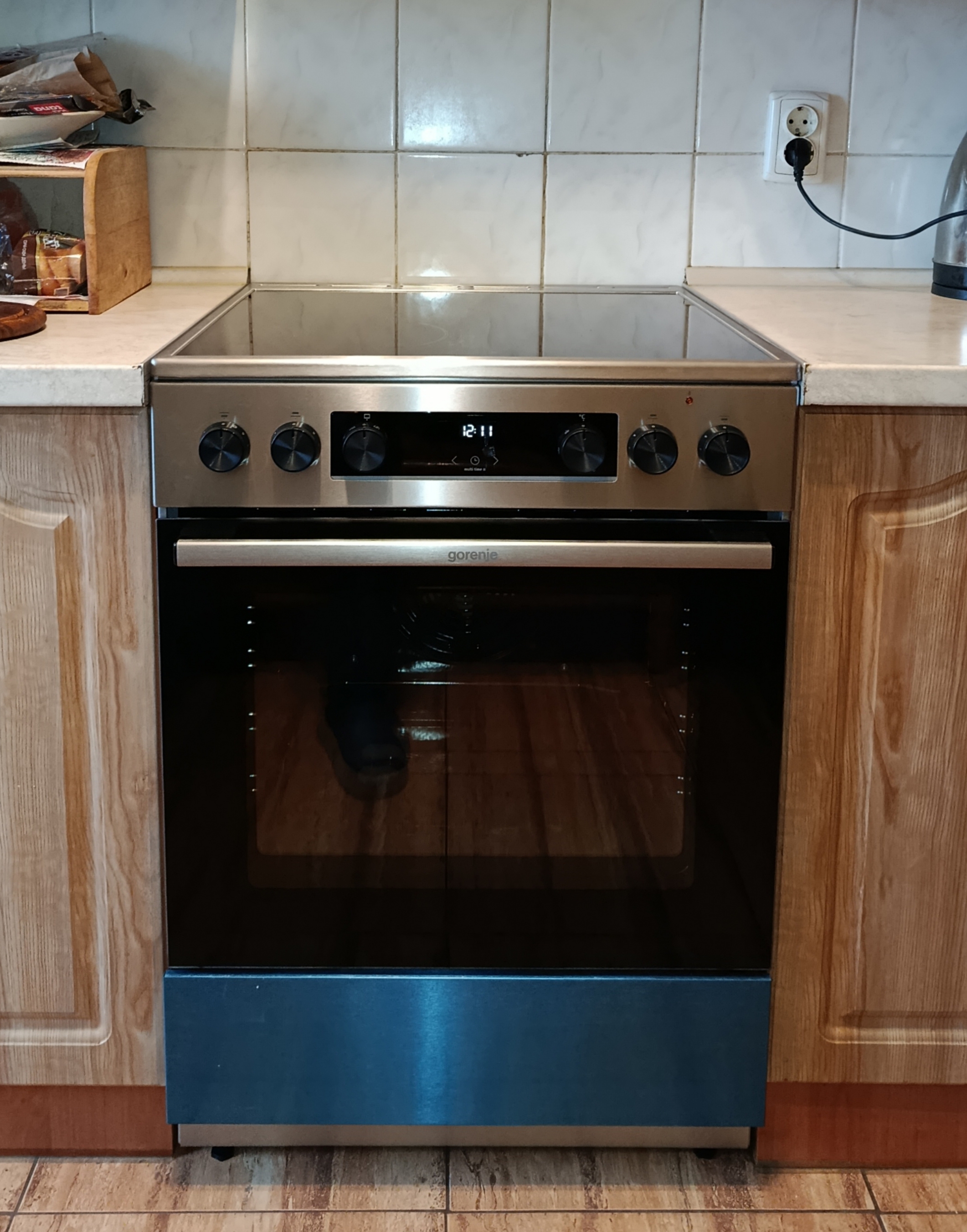 Фото Підключення електроплитами 600×600, 220-380v