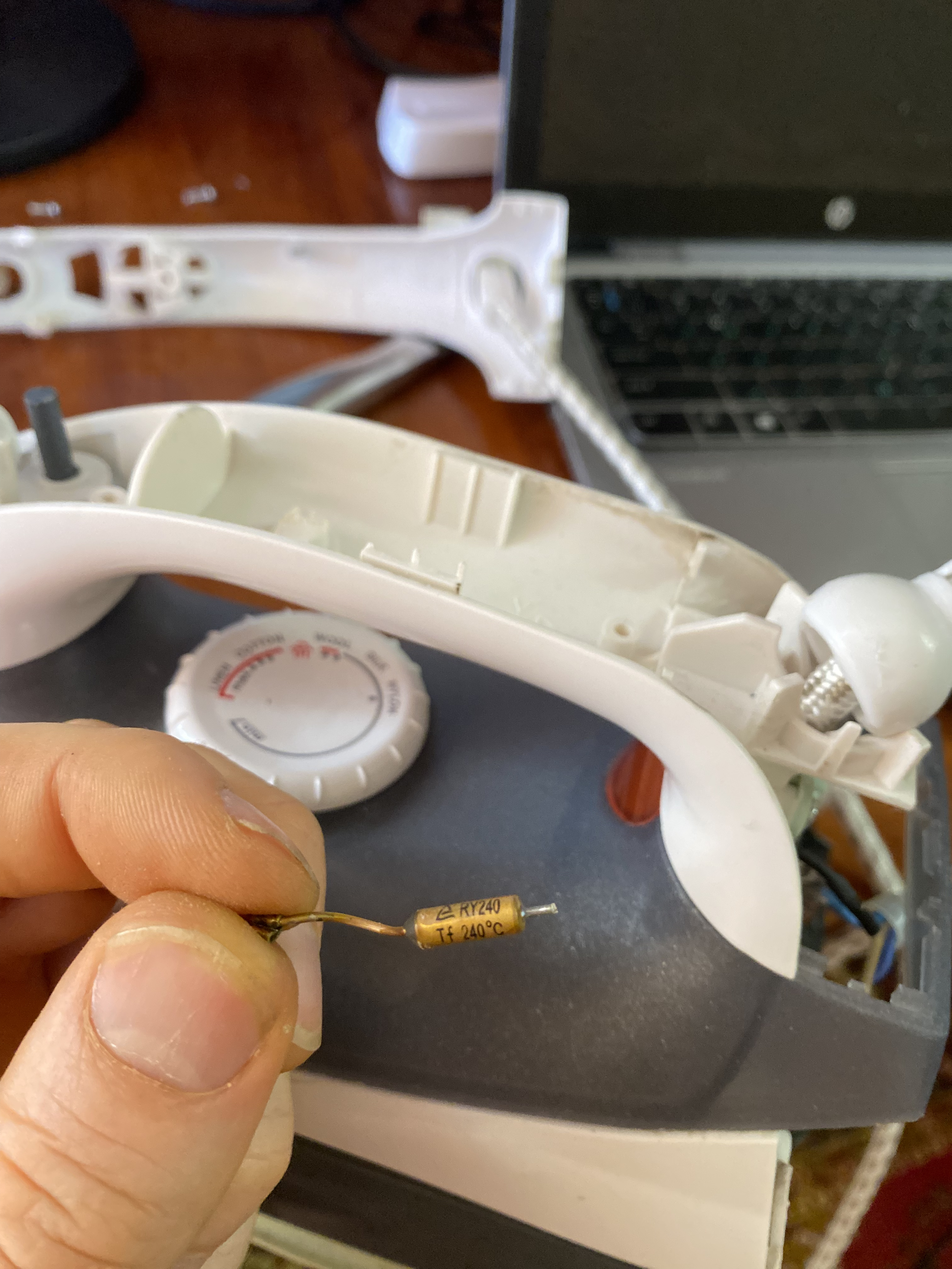 Фото Замена термопредохранителя RY-240
