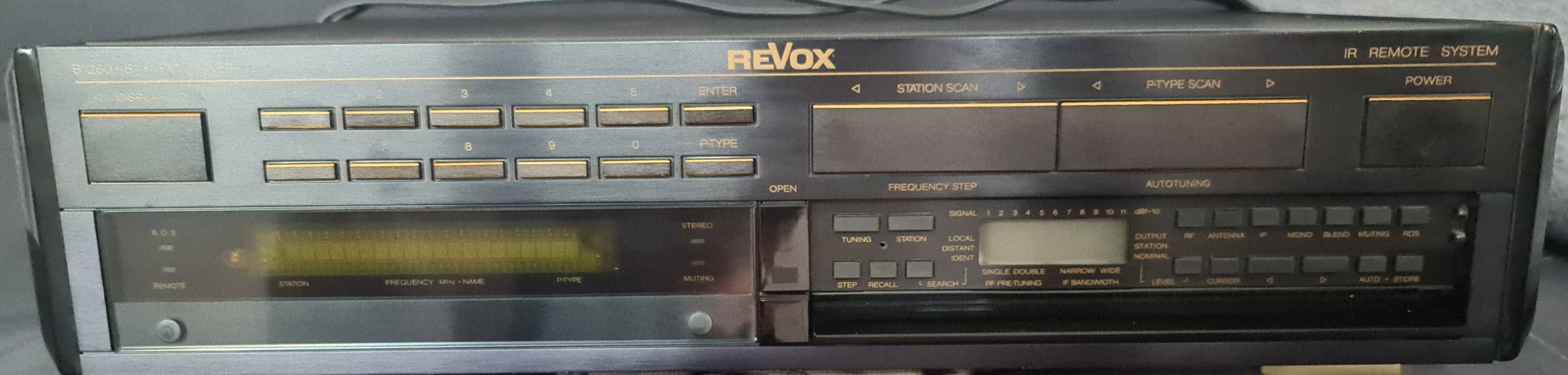 Фото FM TUNER REVOX B260S
