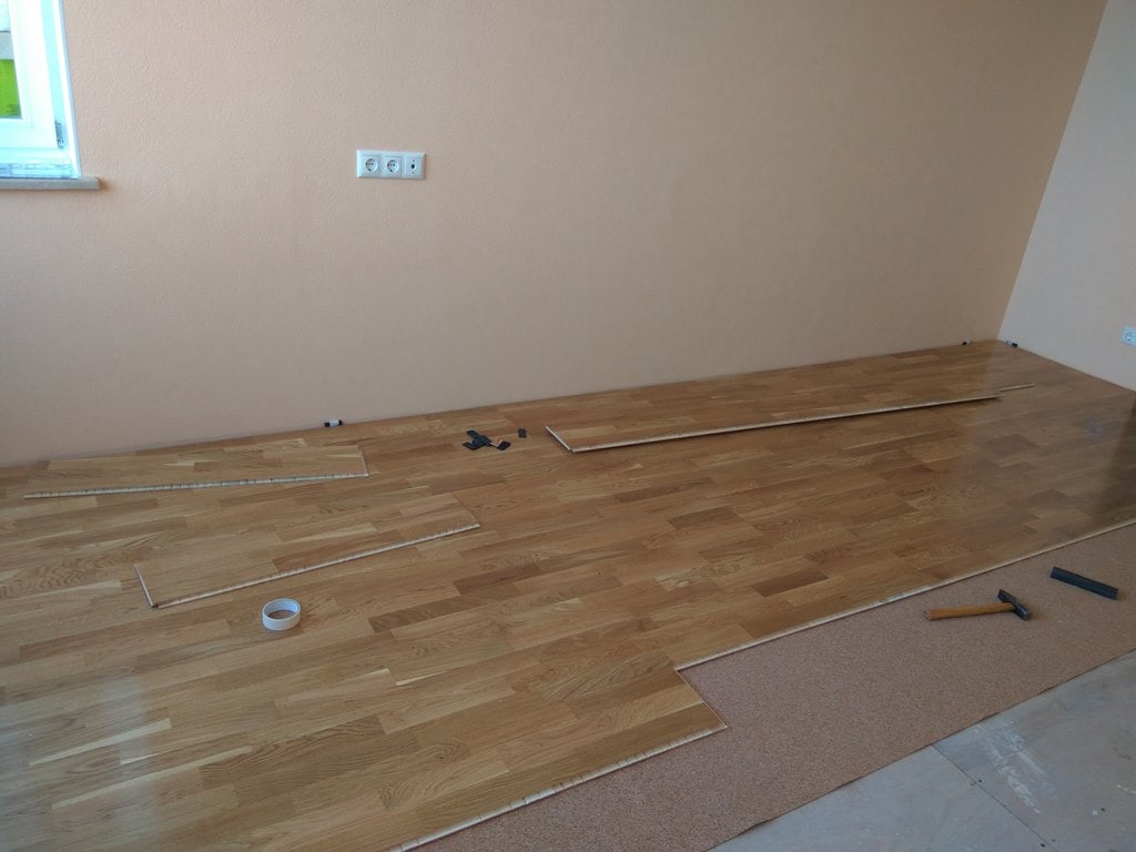 Фото Укладка ламината 1