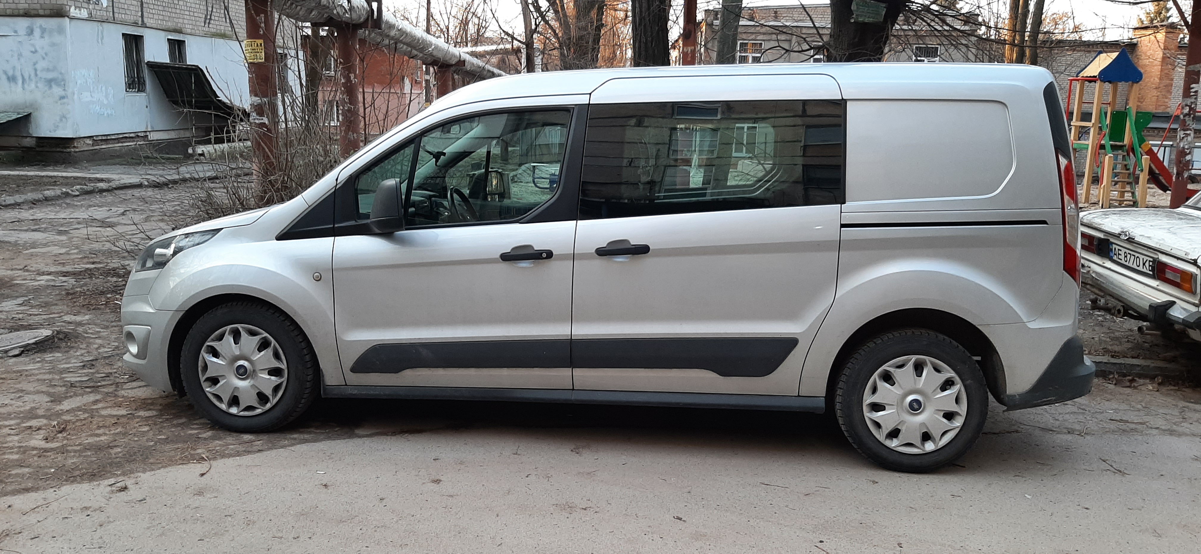 Фото вантажні перевезення на Ford Transit Connect до 1т