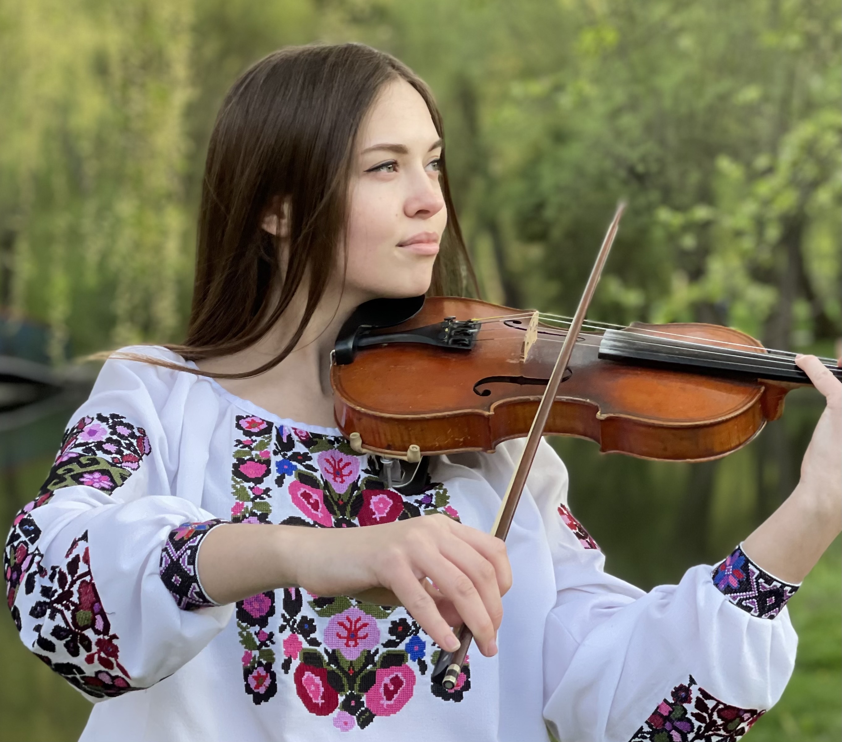 Фото Дипломована викладачка скрипки та фортепіано. Складаю індивідуальний план навчання саме для Вас. Гарантую чудовий результат та гарне часопроведення Буду рада бачити кожного!♥️