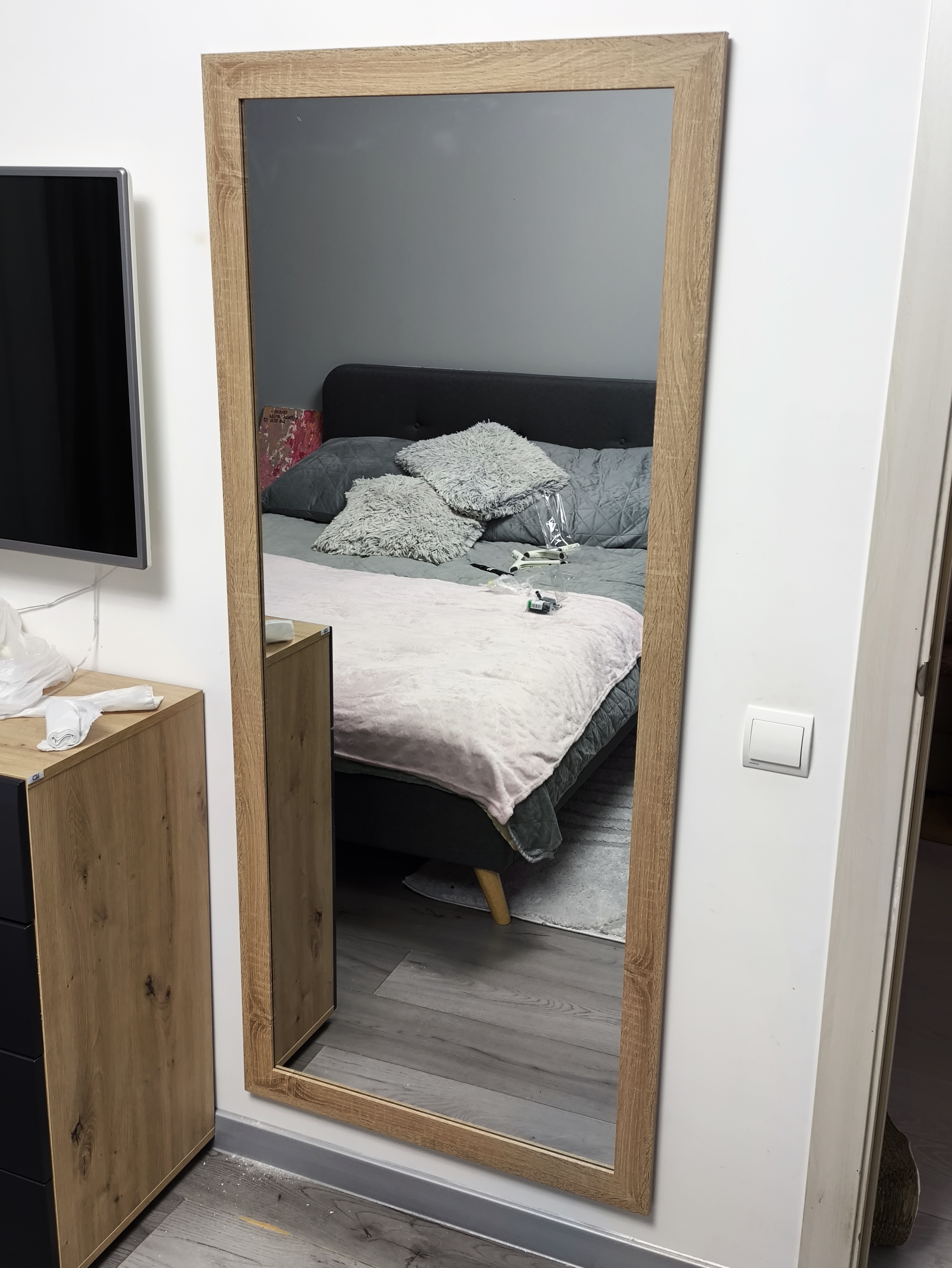 Фото Монтаж дзеркала на стіну 